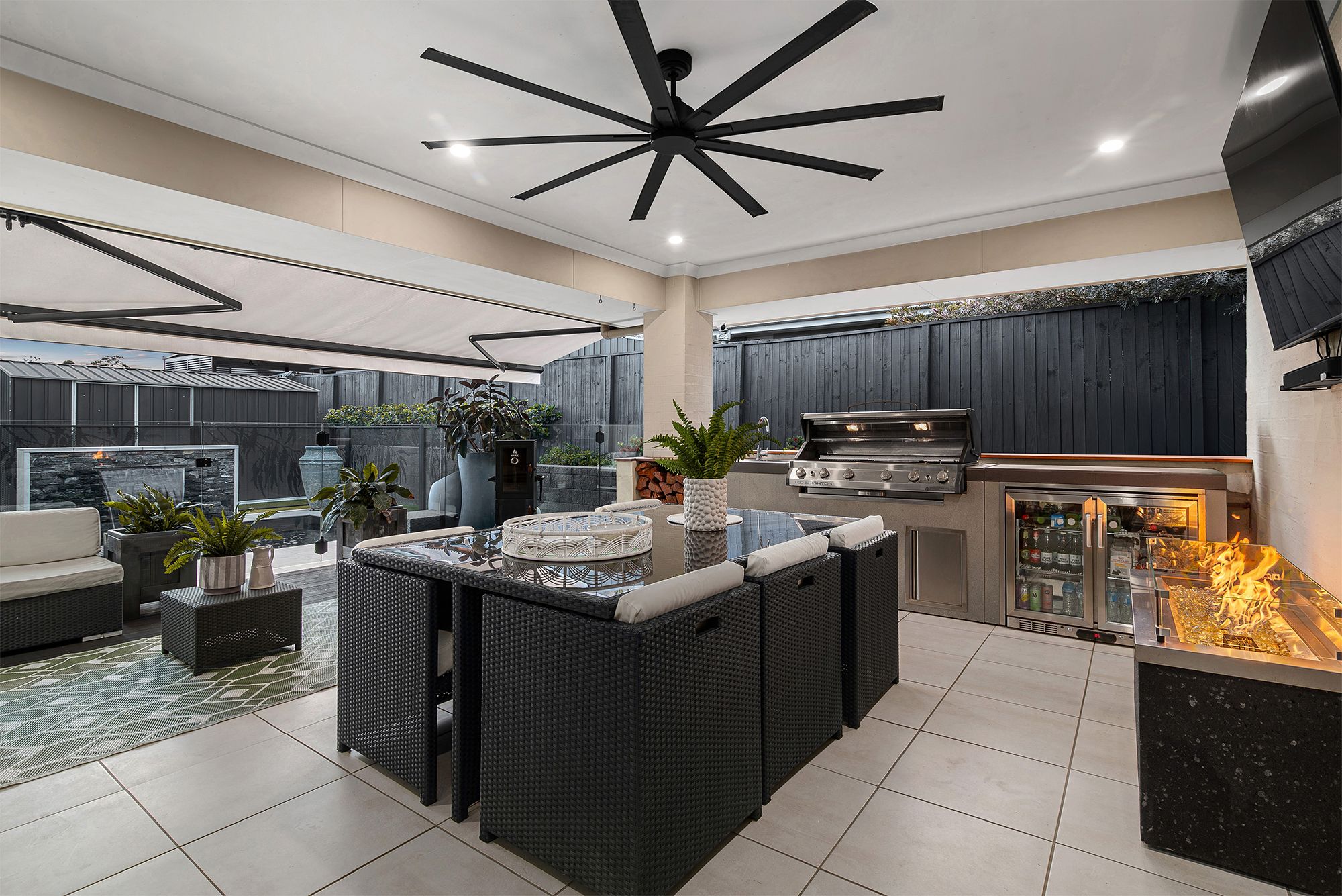 4 King Parrot Close — photo 3 of 27
