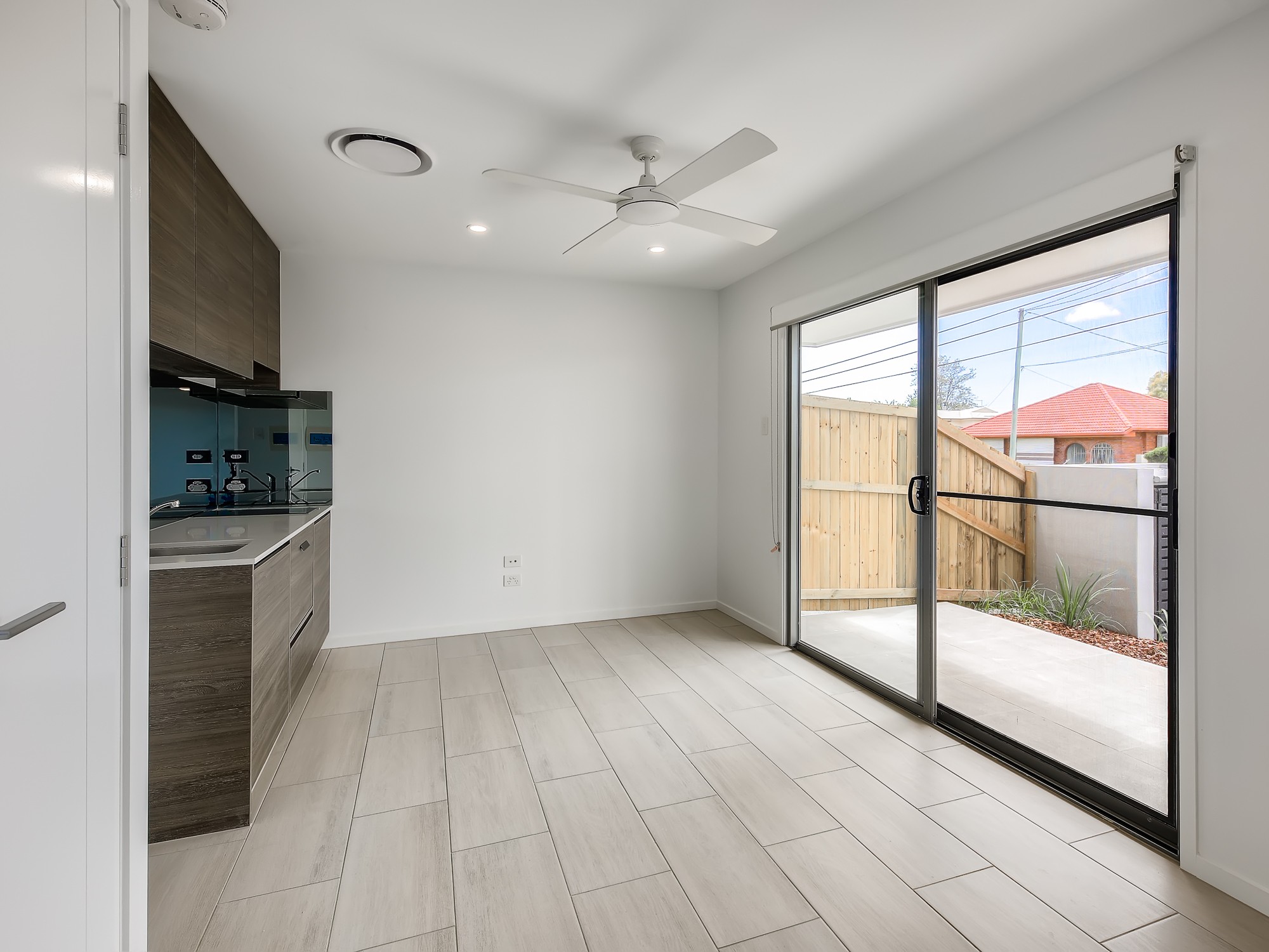 1A/100-102 Pembroke Street, Carina, QLD 4152