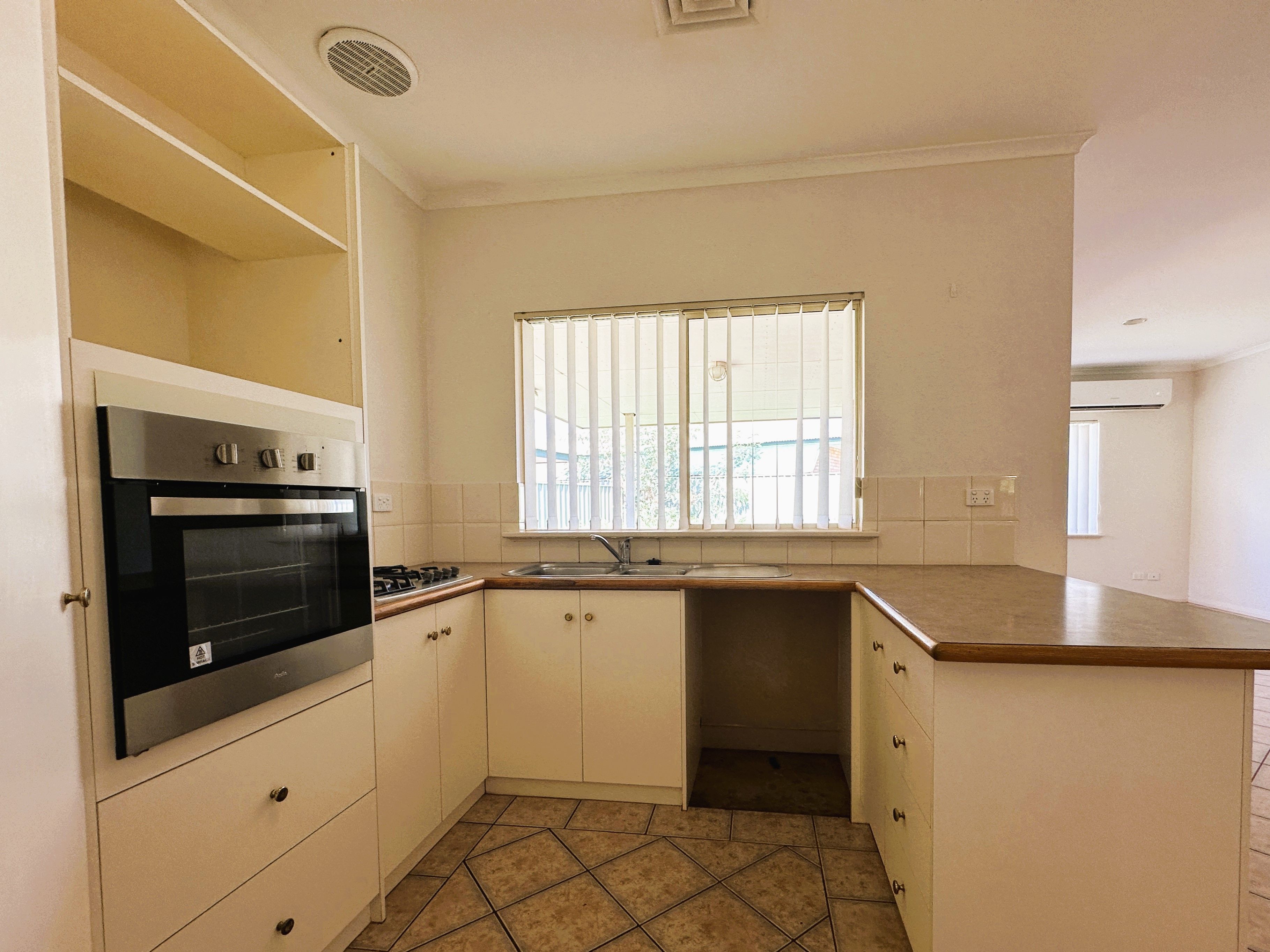 39D Delambre Drive, Nickol, WA 6714