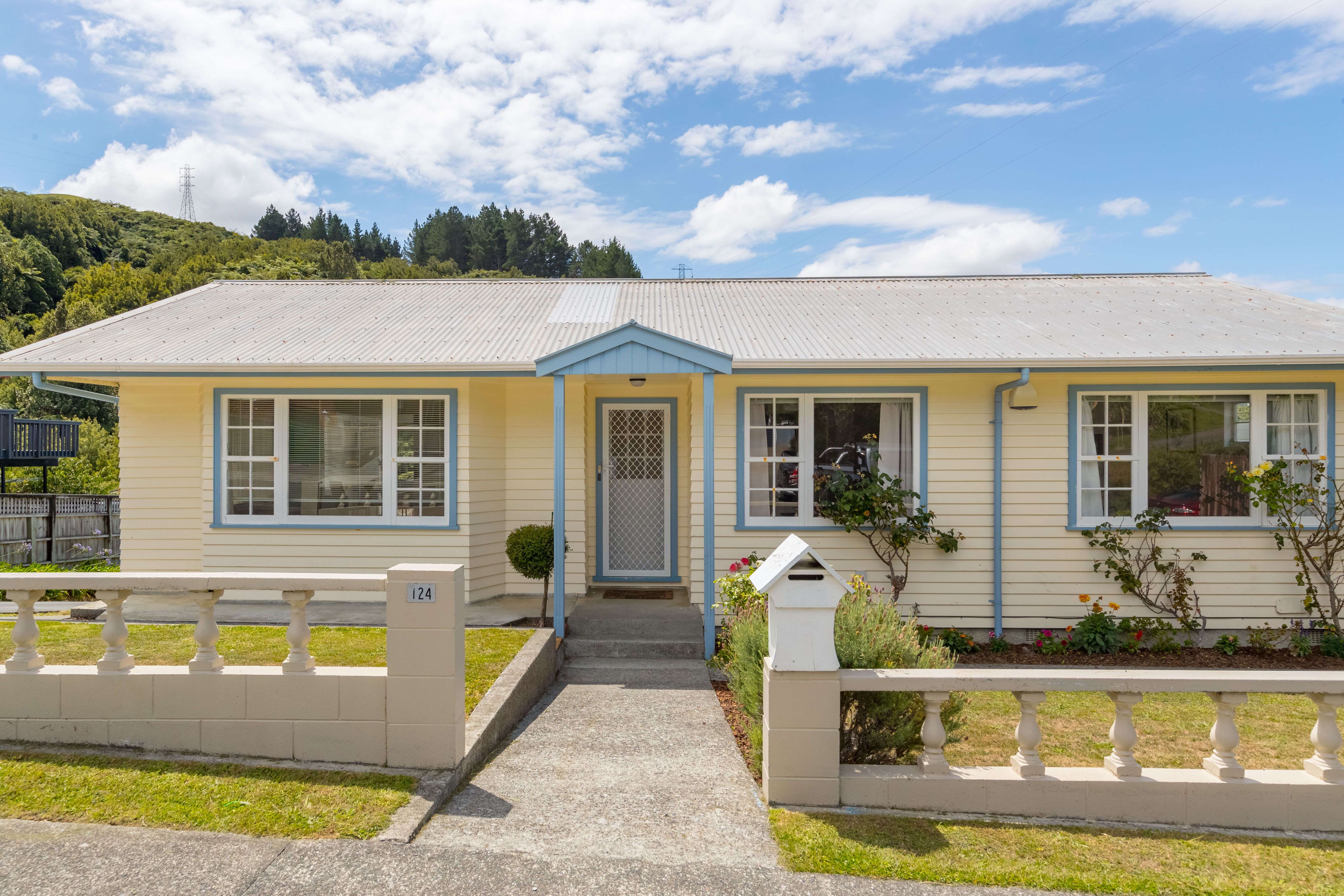 124 Tirohanga Road, Tirohanga, Lower Hutt City