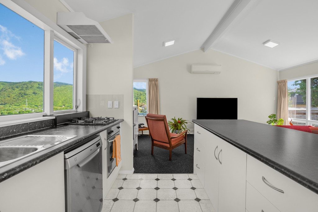 19 Vista Crescent, Brown Owl, Upper Hutt City