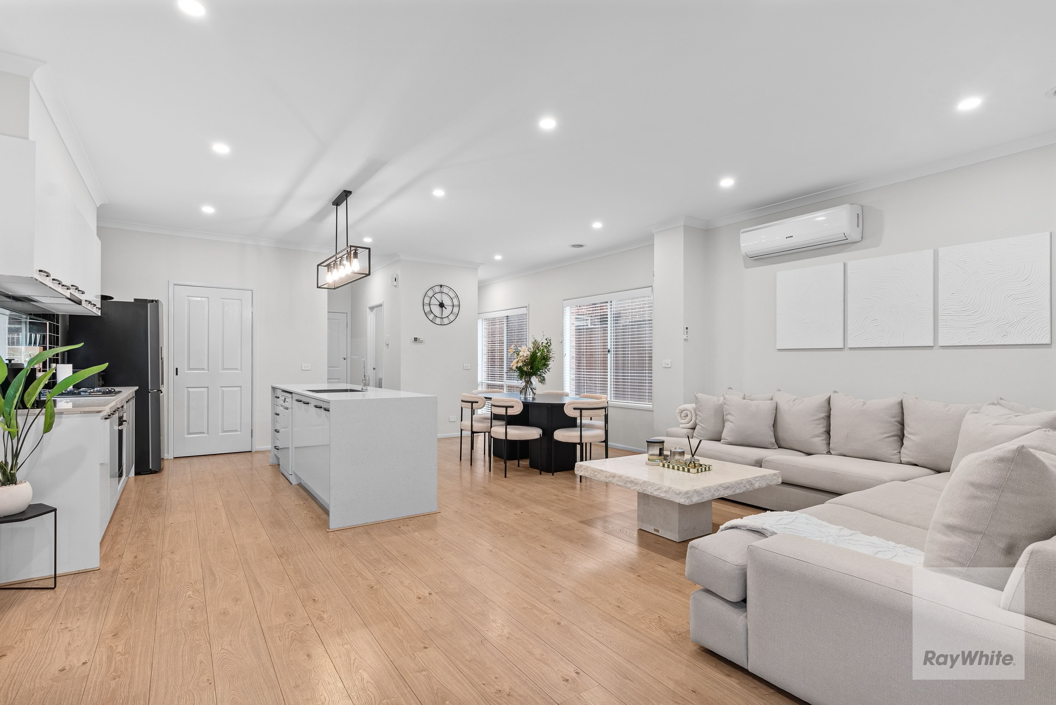 5 King Drive — photo 4 of 19