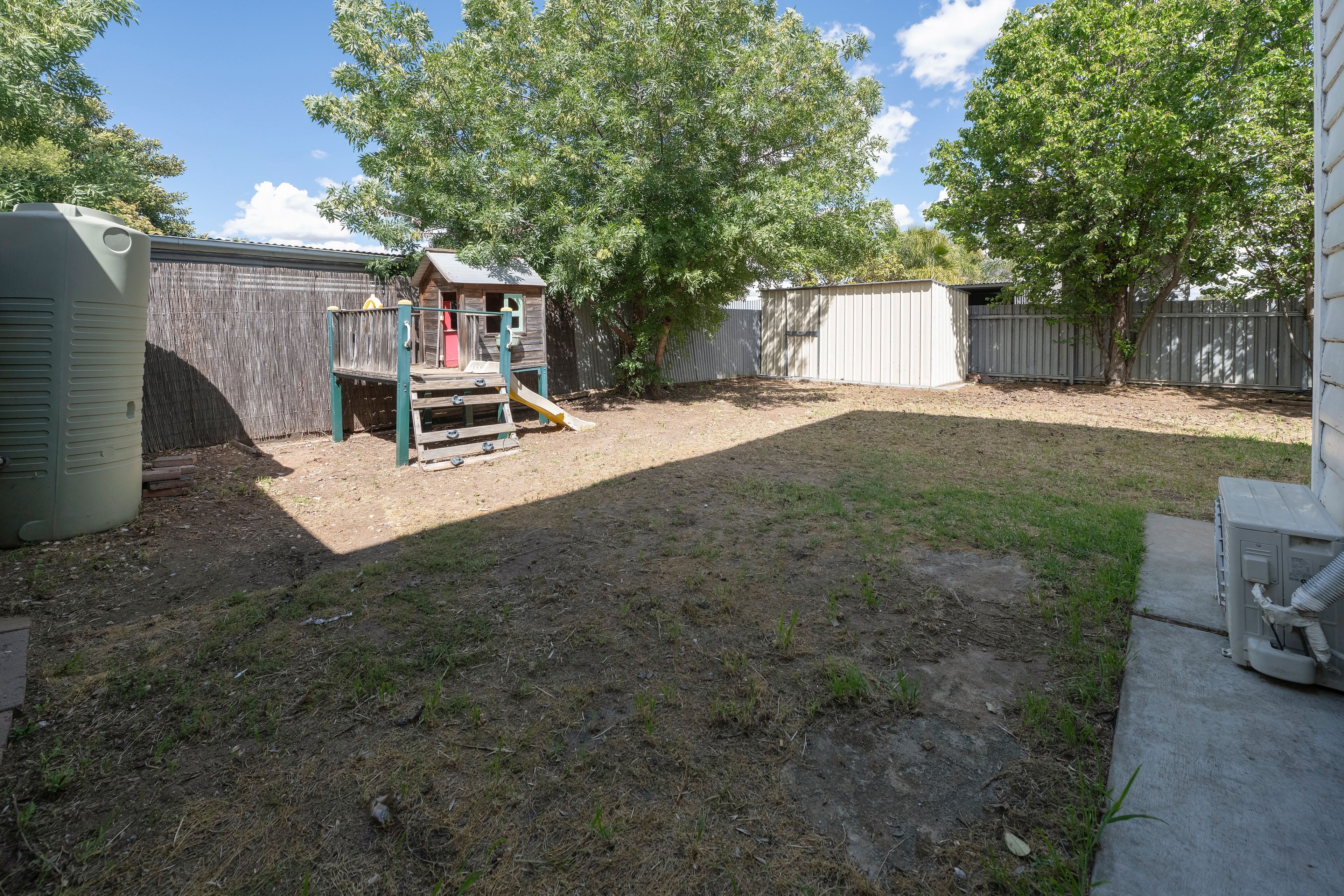 12 Holloway Grove — photo 21 of 24