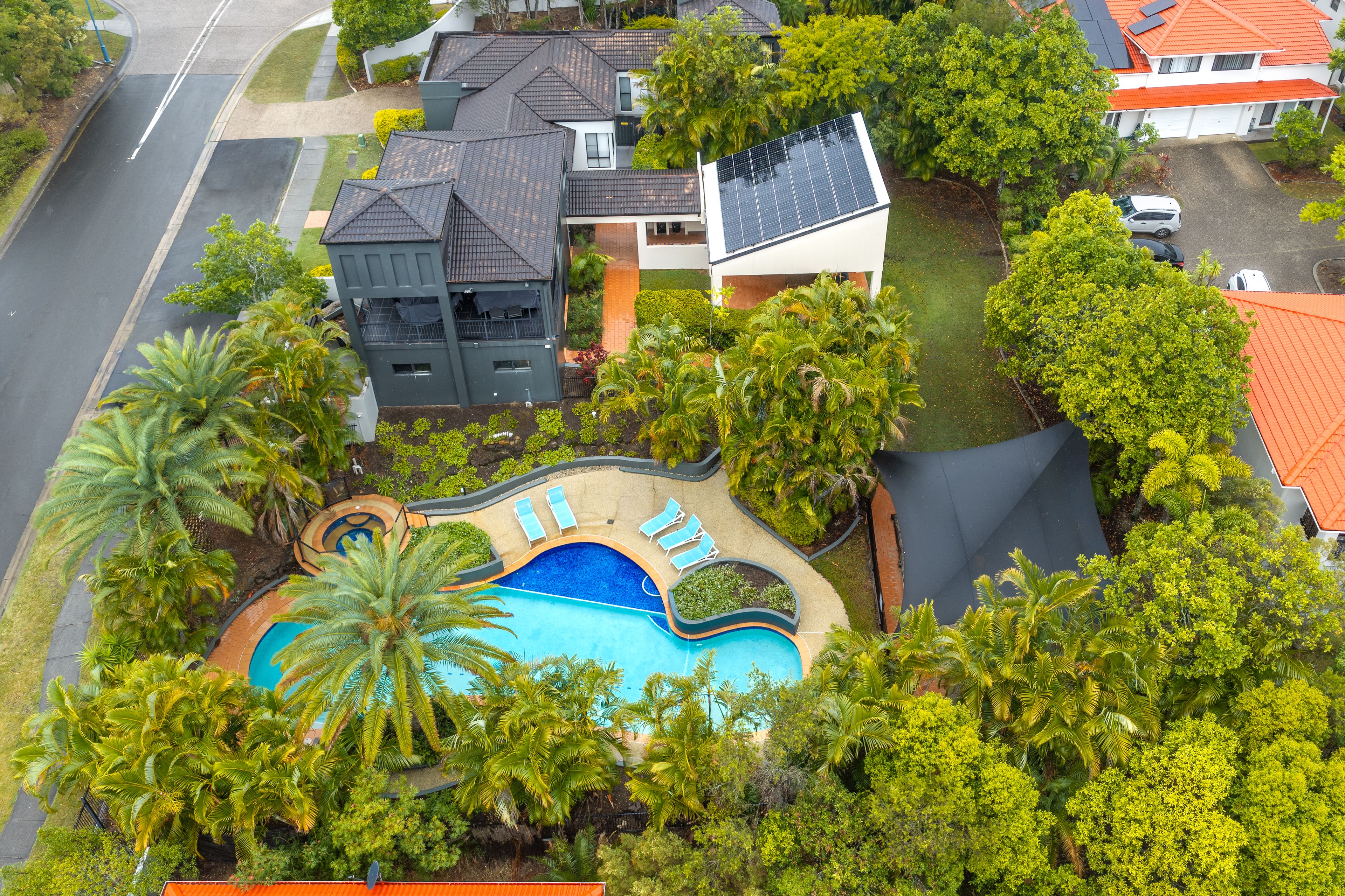 802/2 Gentian Drive, Arundel, QLD 4214