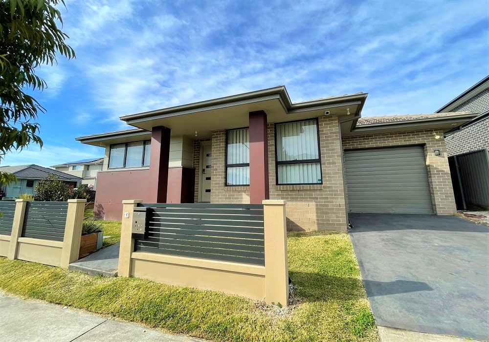 13 Gallipoli Drive, Edmondson Park, NSW 2174