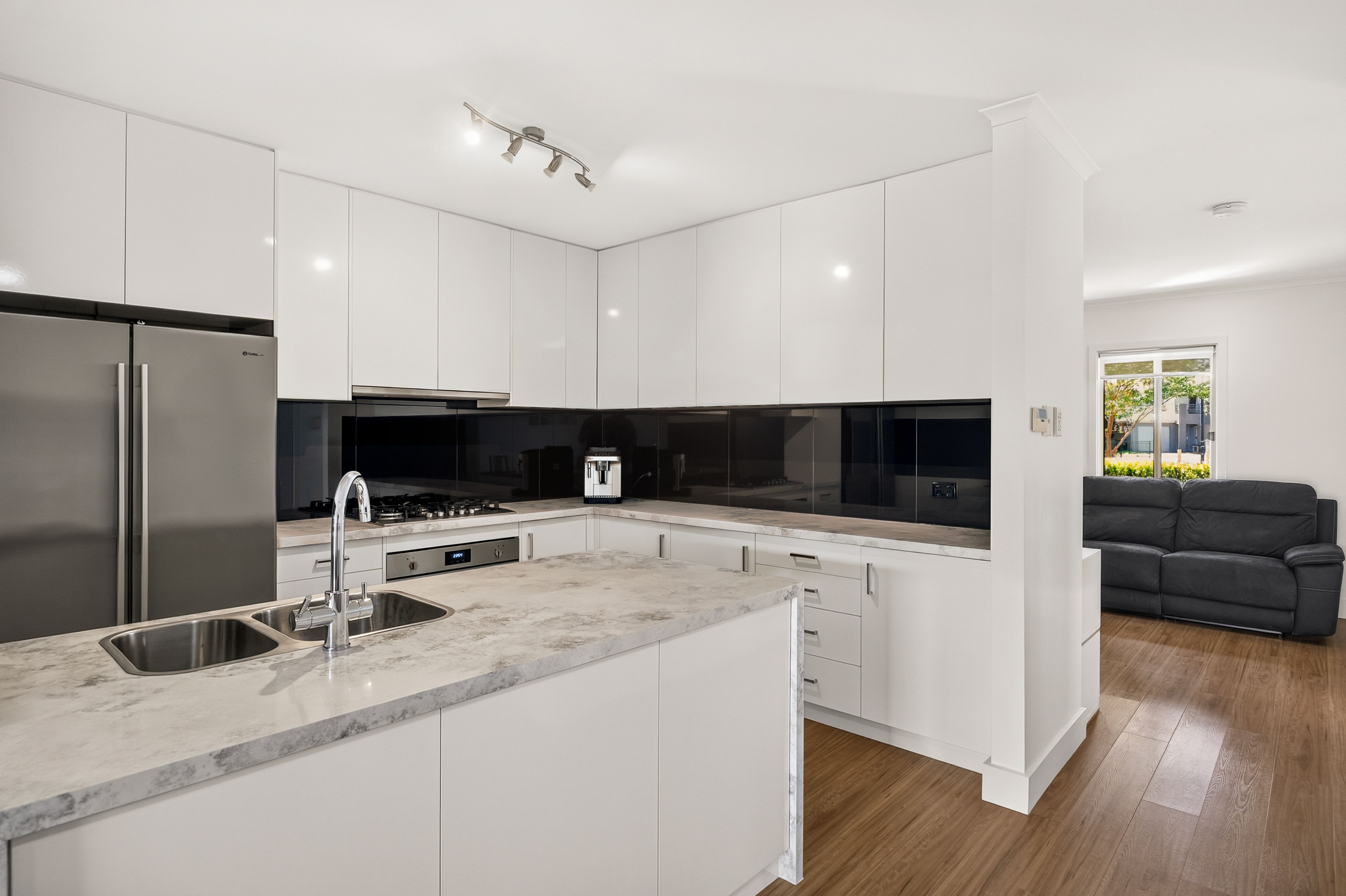 16 Telfer Street — photo 4 of 17