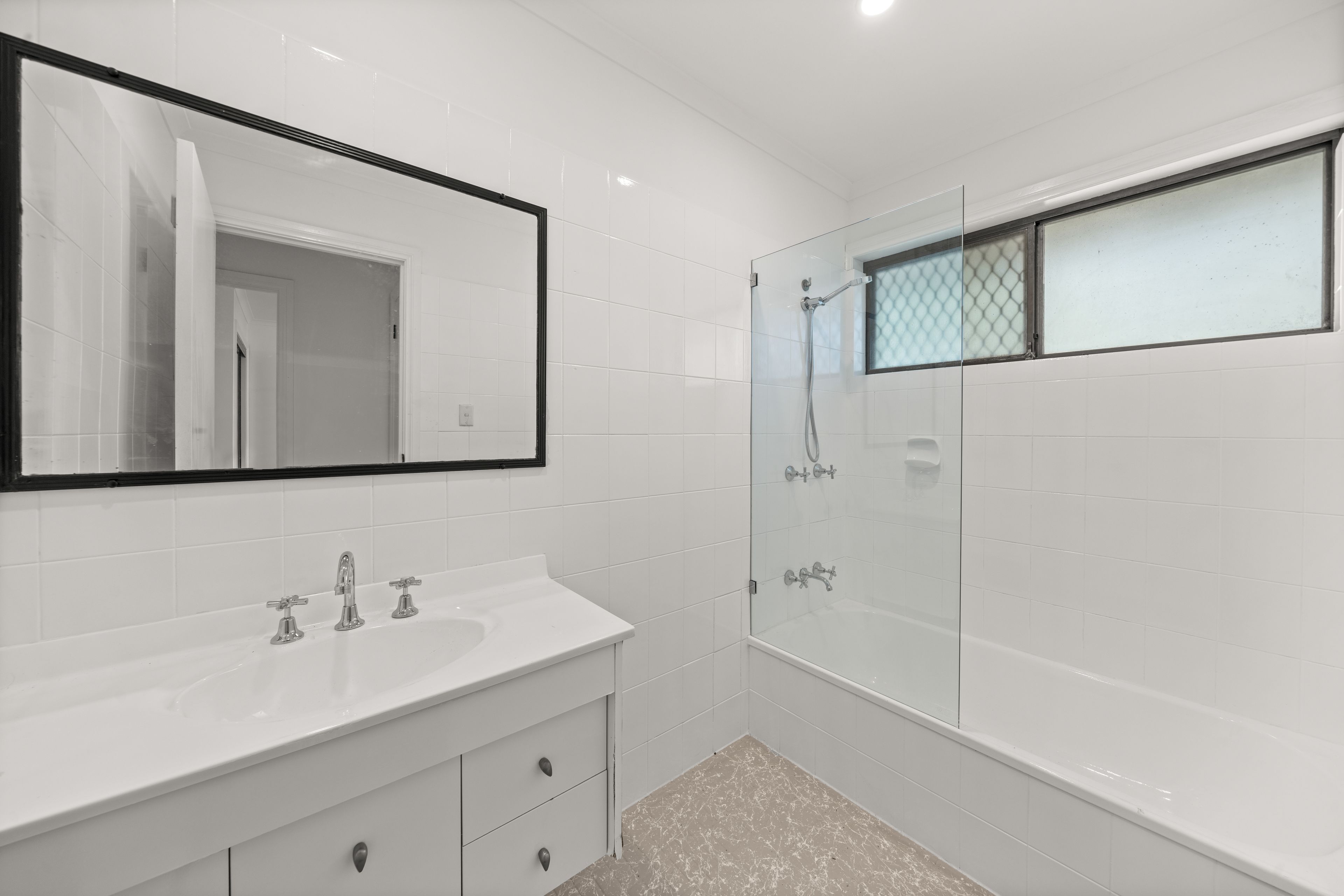 8/128 Cotlew Street — photo 9 of 23