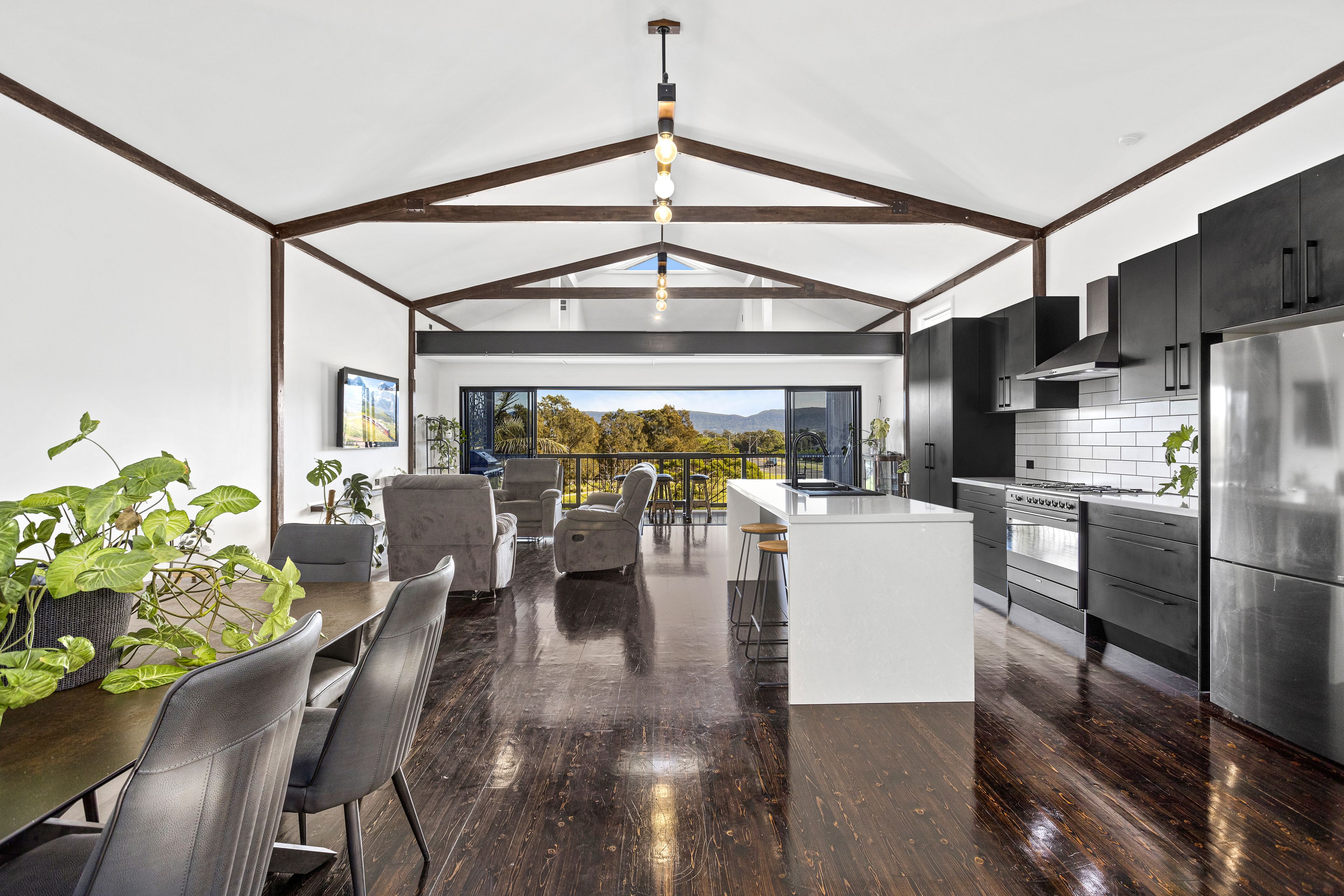 193 Northcliffe Drive, Berkeley, NSW 2506