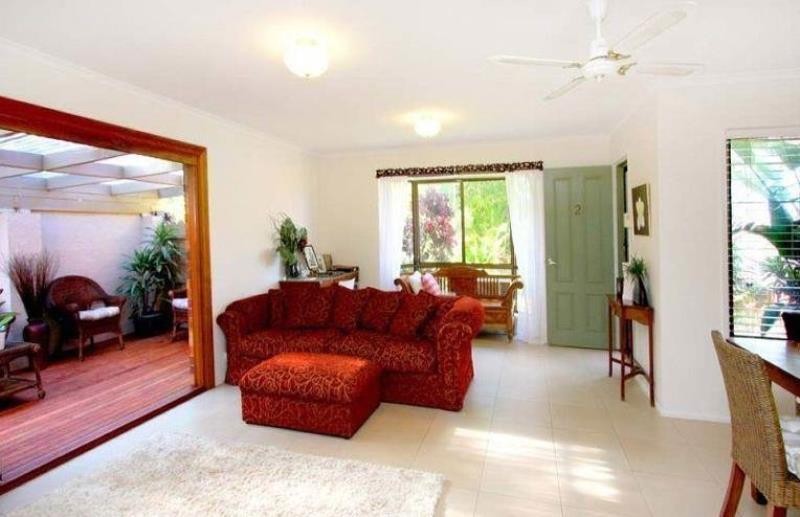 2/10 Woodgate Place, Paradise Point, QLD 4216