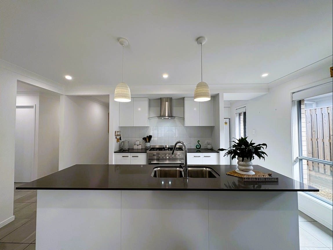 62 Macadamia Street — photo 4 of 15