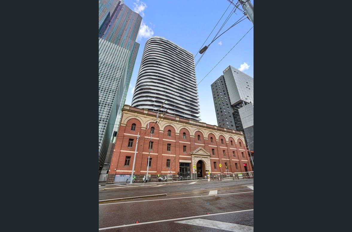 2401/555 Swanston Street — photo 12 of 13