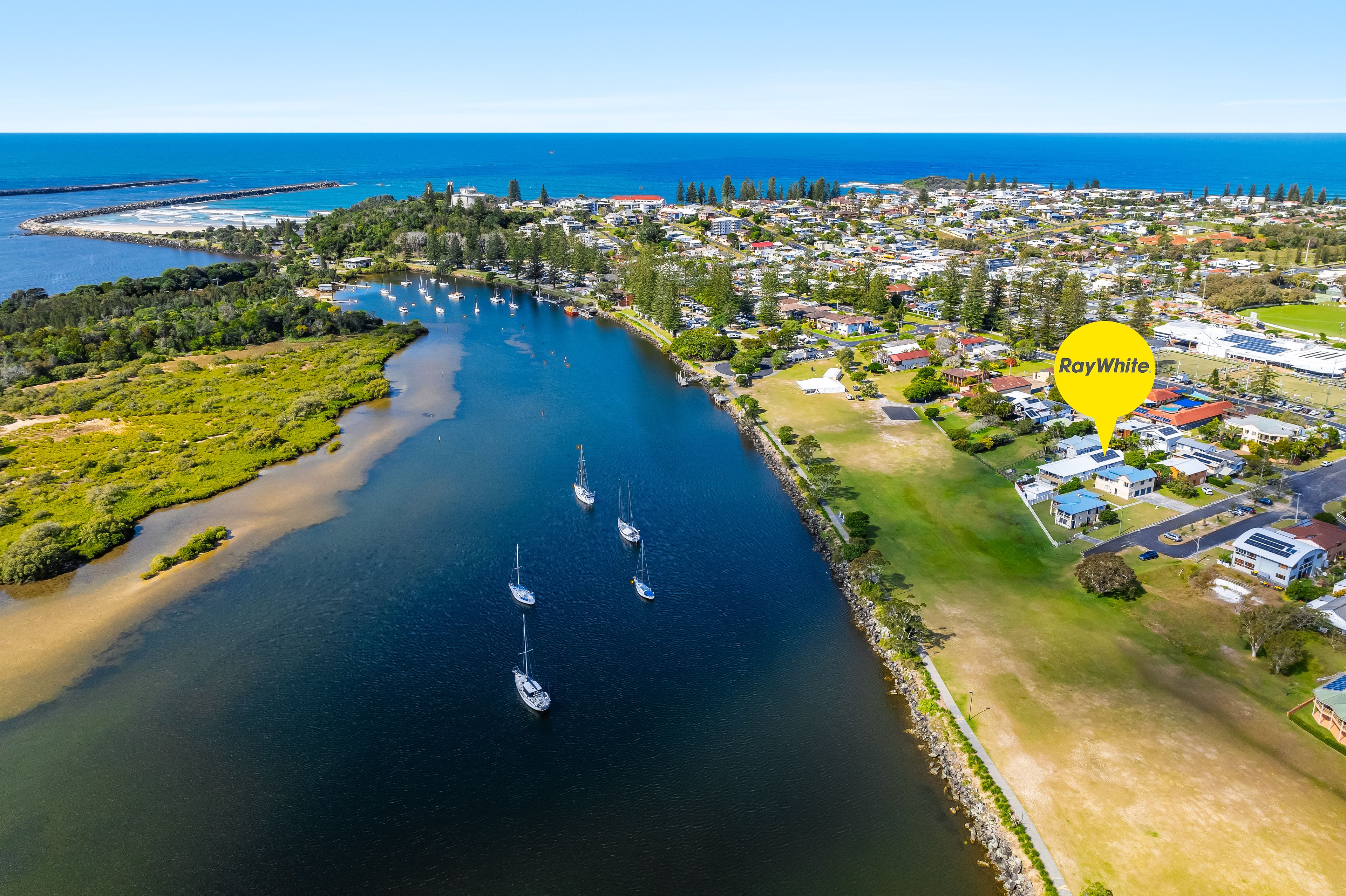 4 Bent Street, Yamba, NSW 2464