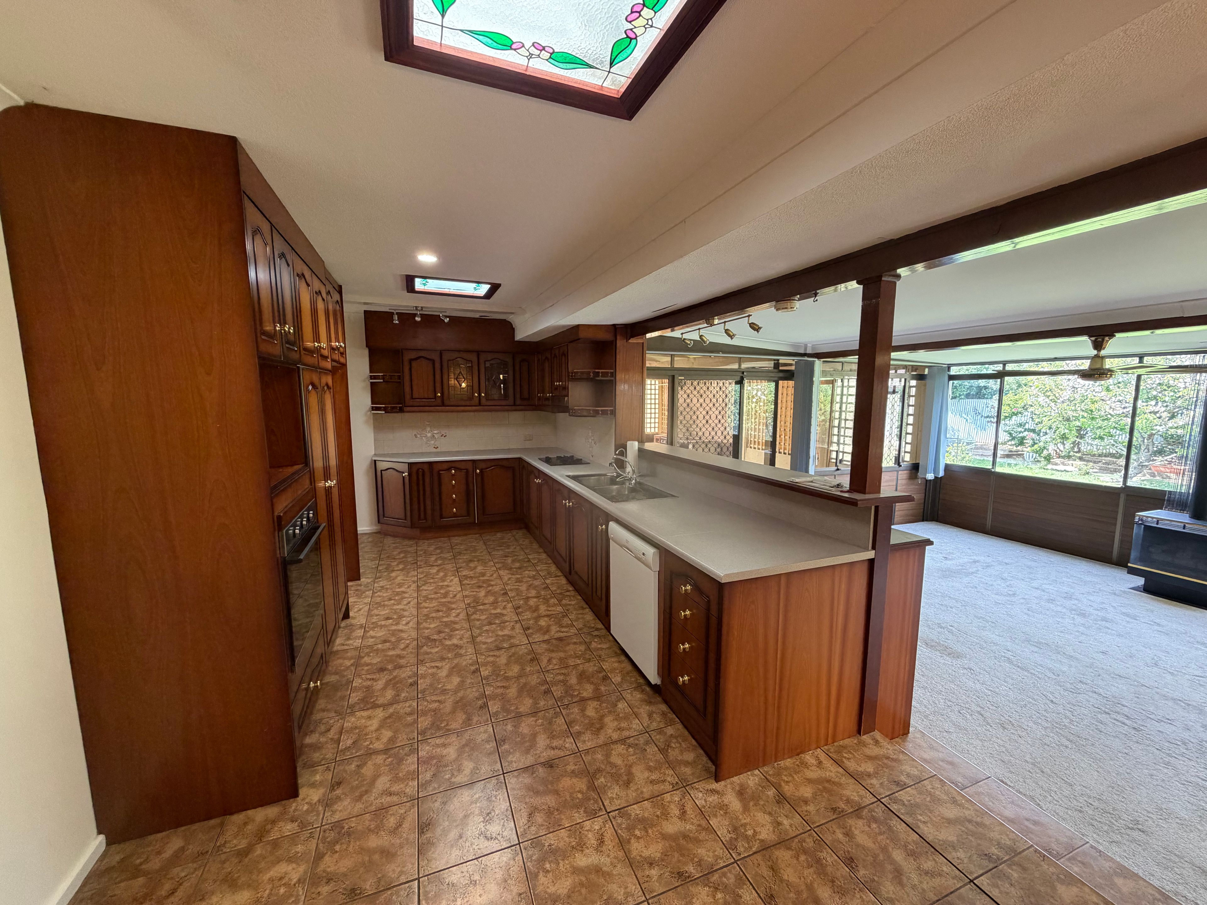 24 Riversdale Drive — photo 3 of 9