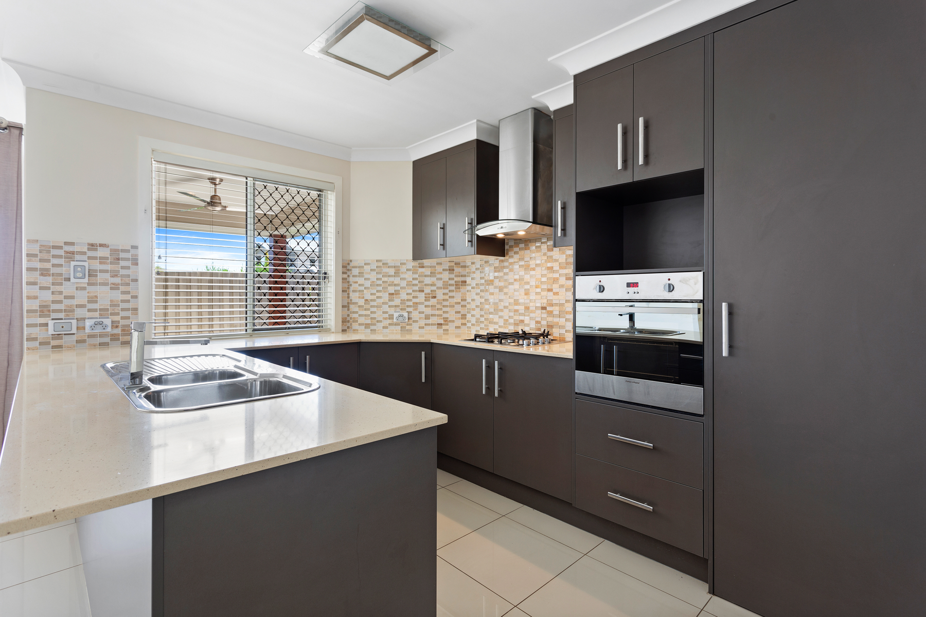 Unit 2/14 Ethan Street, Middle Ridge, QLD 4350