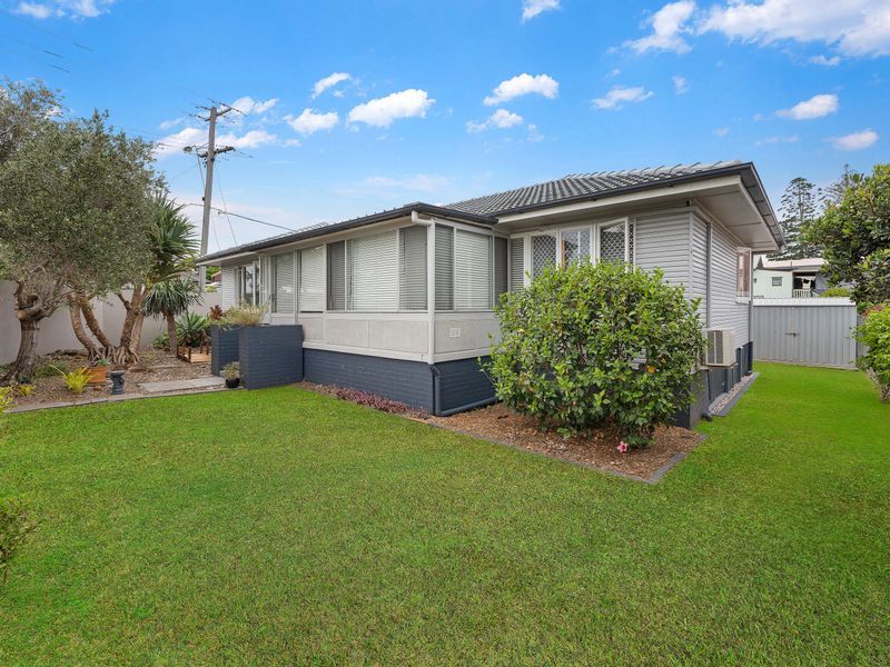 12 Griffith Road, Scarborough QLD 4020