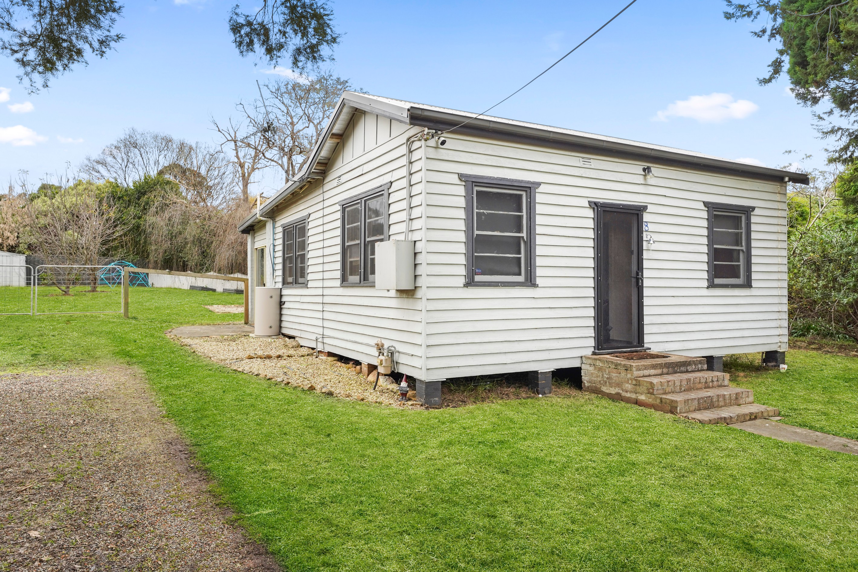 8 Cook Street, Mittagong, NSW 2575