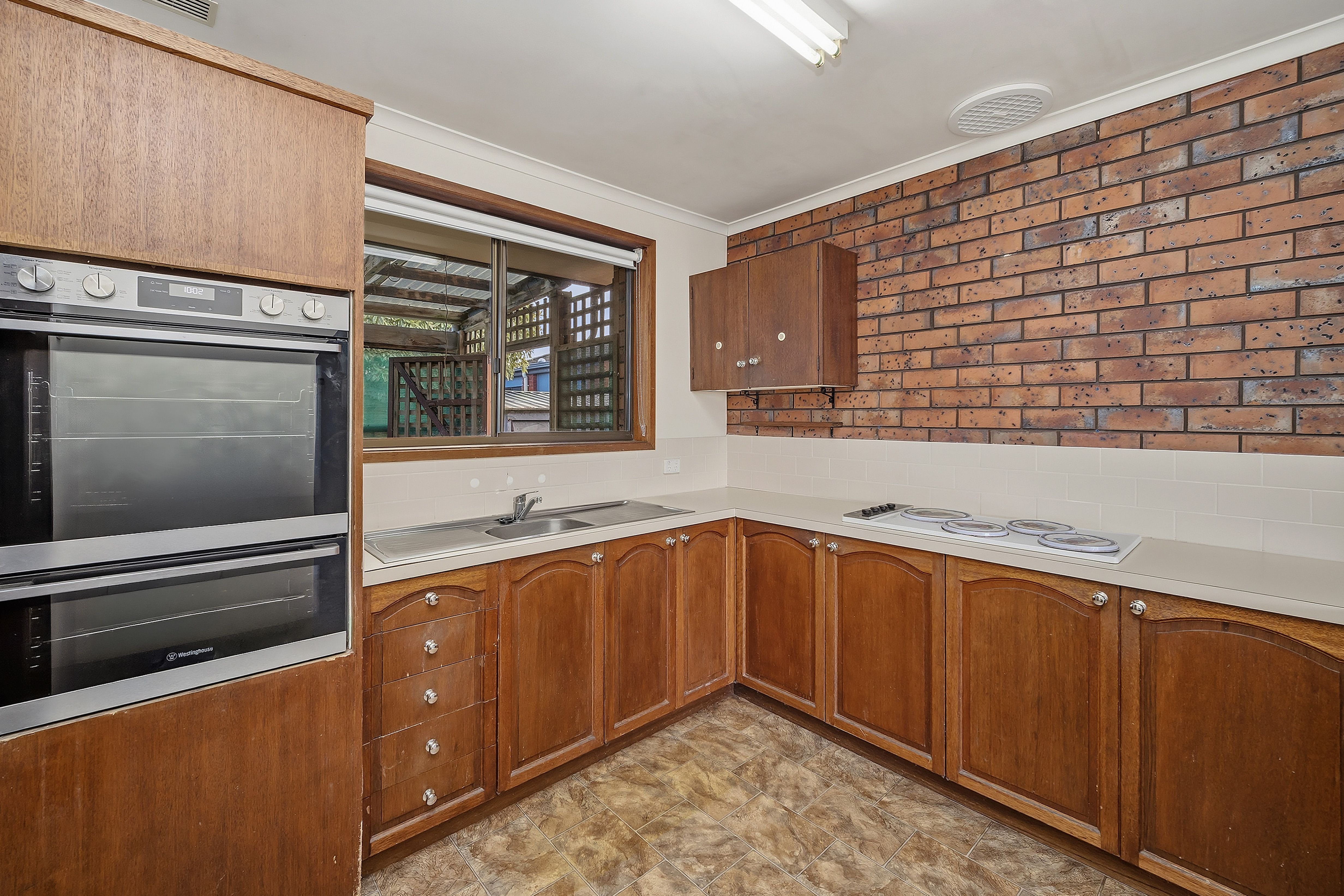 1/2 Moonah Street — photo 4 of 8