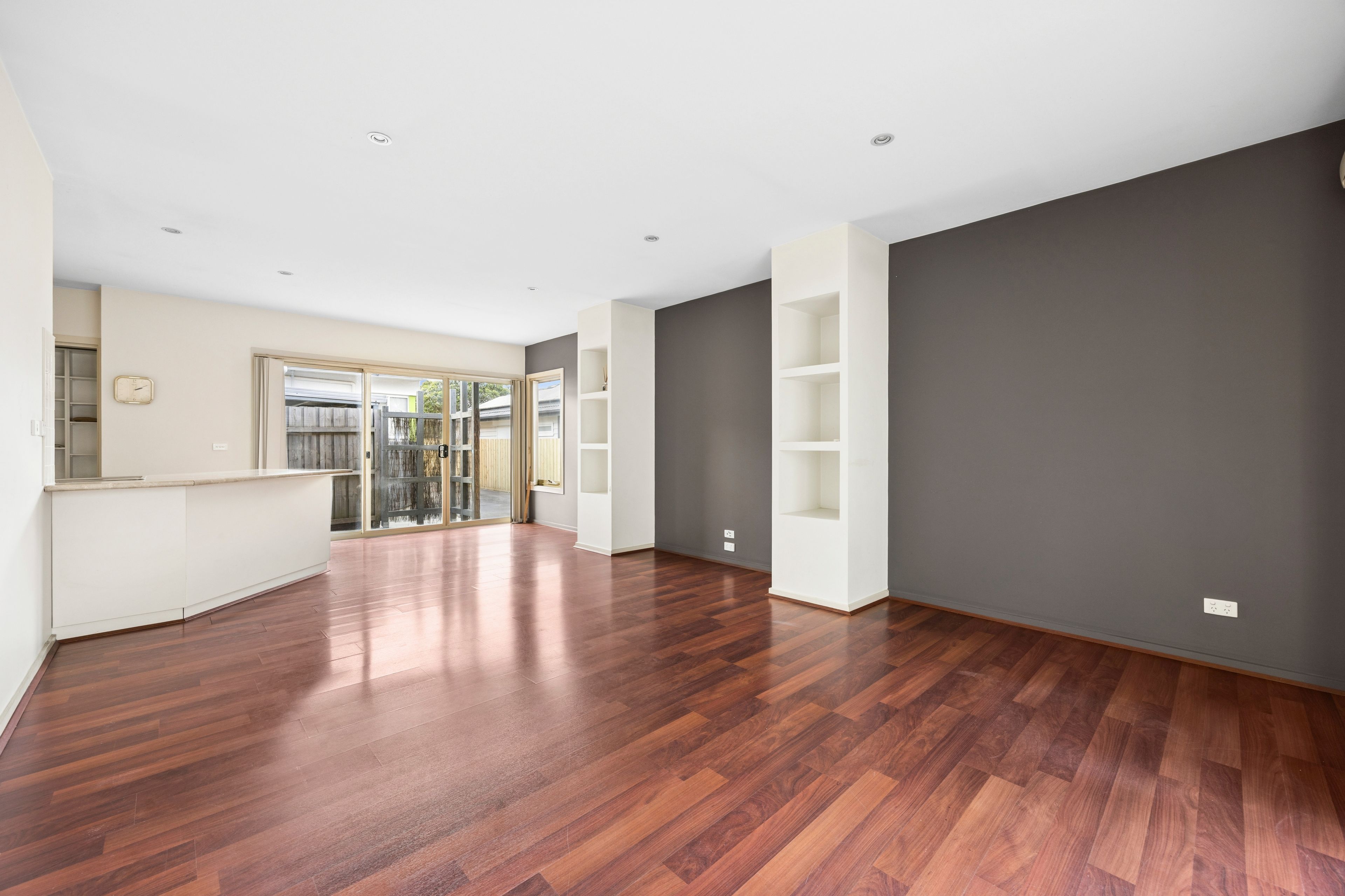 2/10 Matlock Street, Herne Hill, VIC 3218