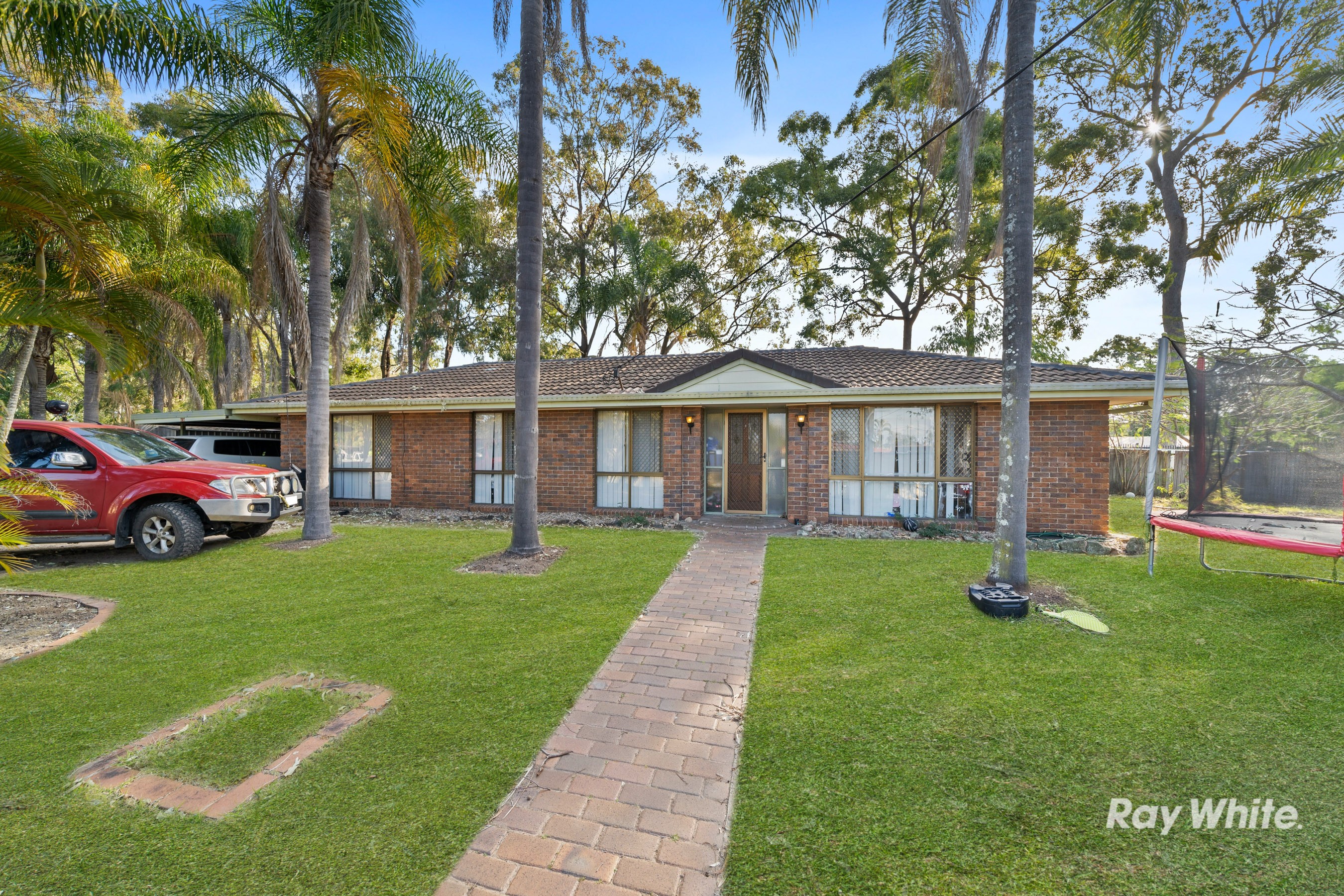 40 Emerald Drive, Regents Park, QLD 4118
