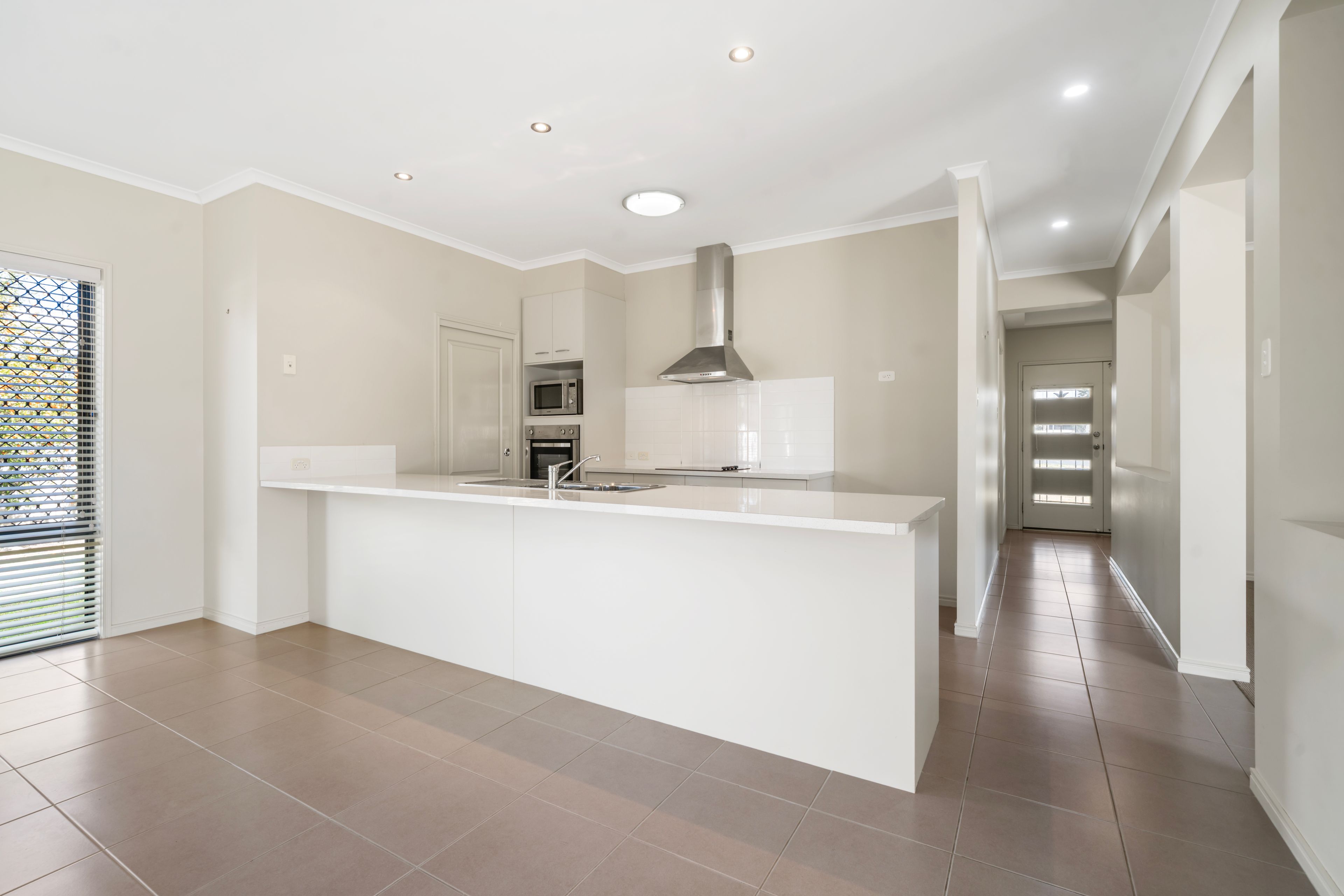 7 Woodhurst Court — photo 8 of 23