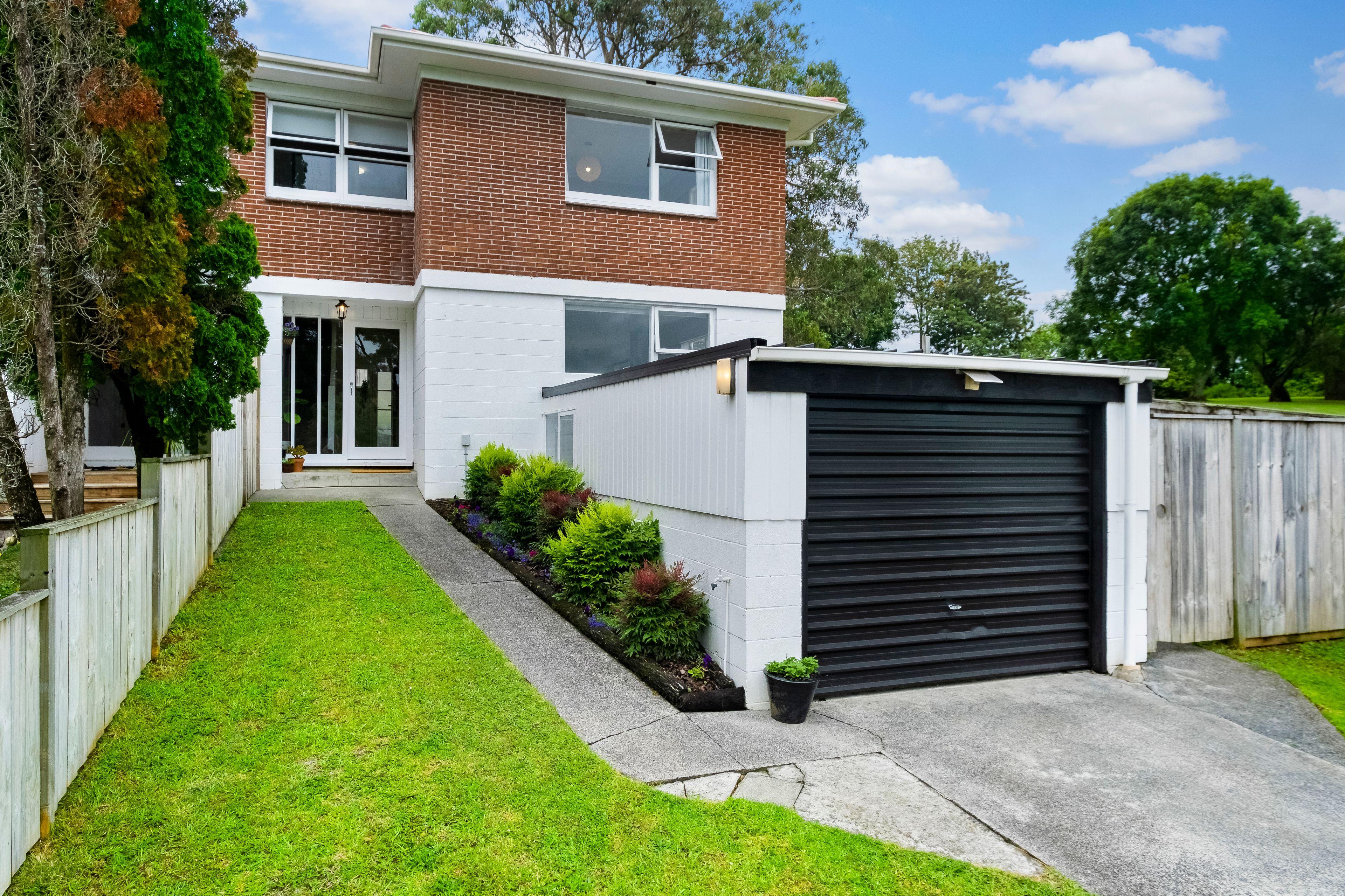 1/9 Mirrabooka Avenue, Botany Downs, Manukau City