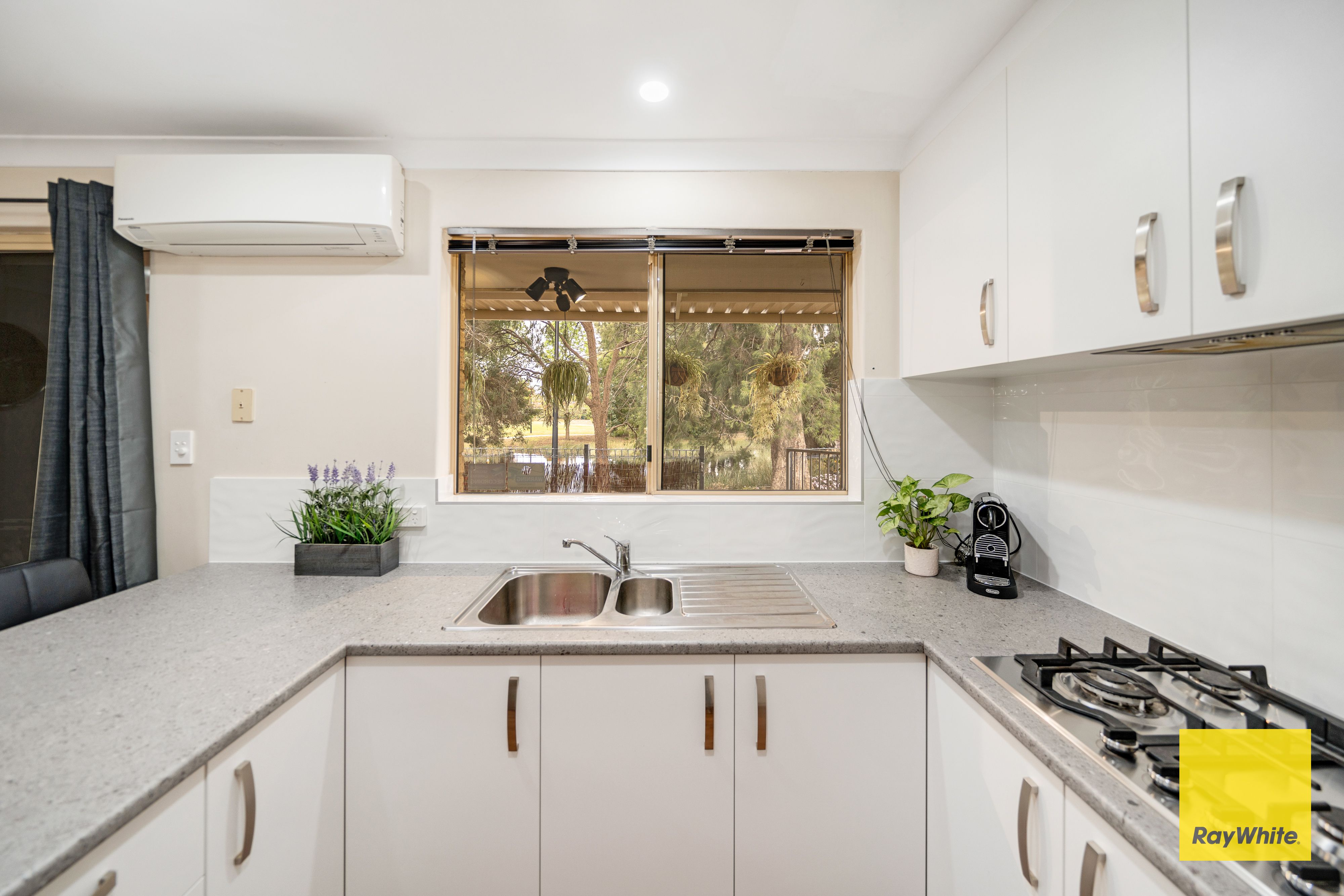 3/6 The Grove, Ballajura WA 6066