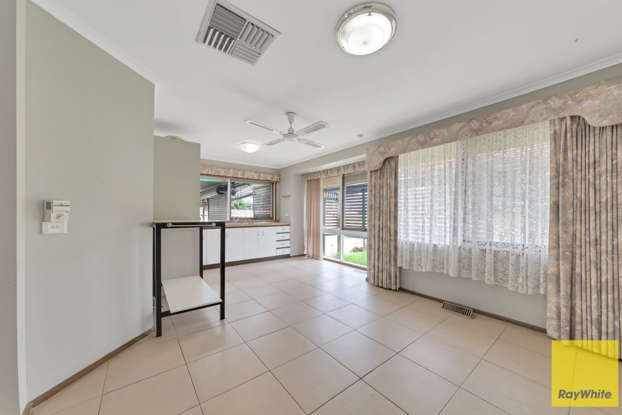 2 Coolabah Court — photo 11 of 16