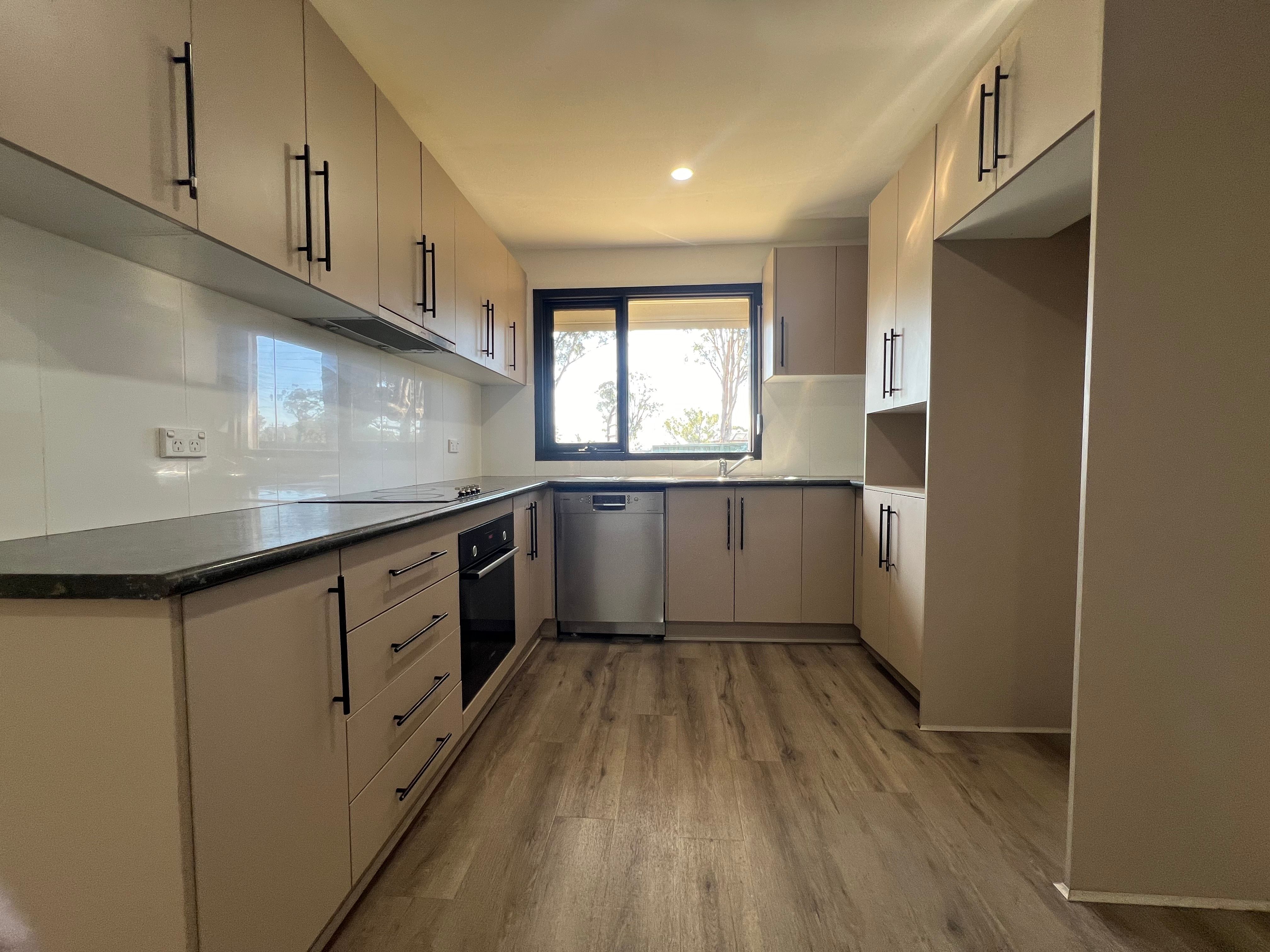 3/7 Hanlon Close, Minto, NSW 2566
