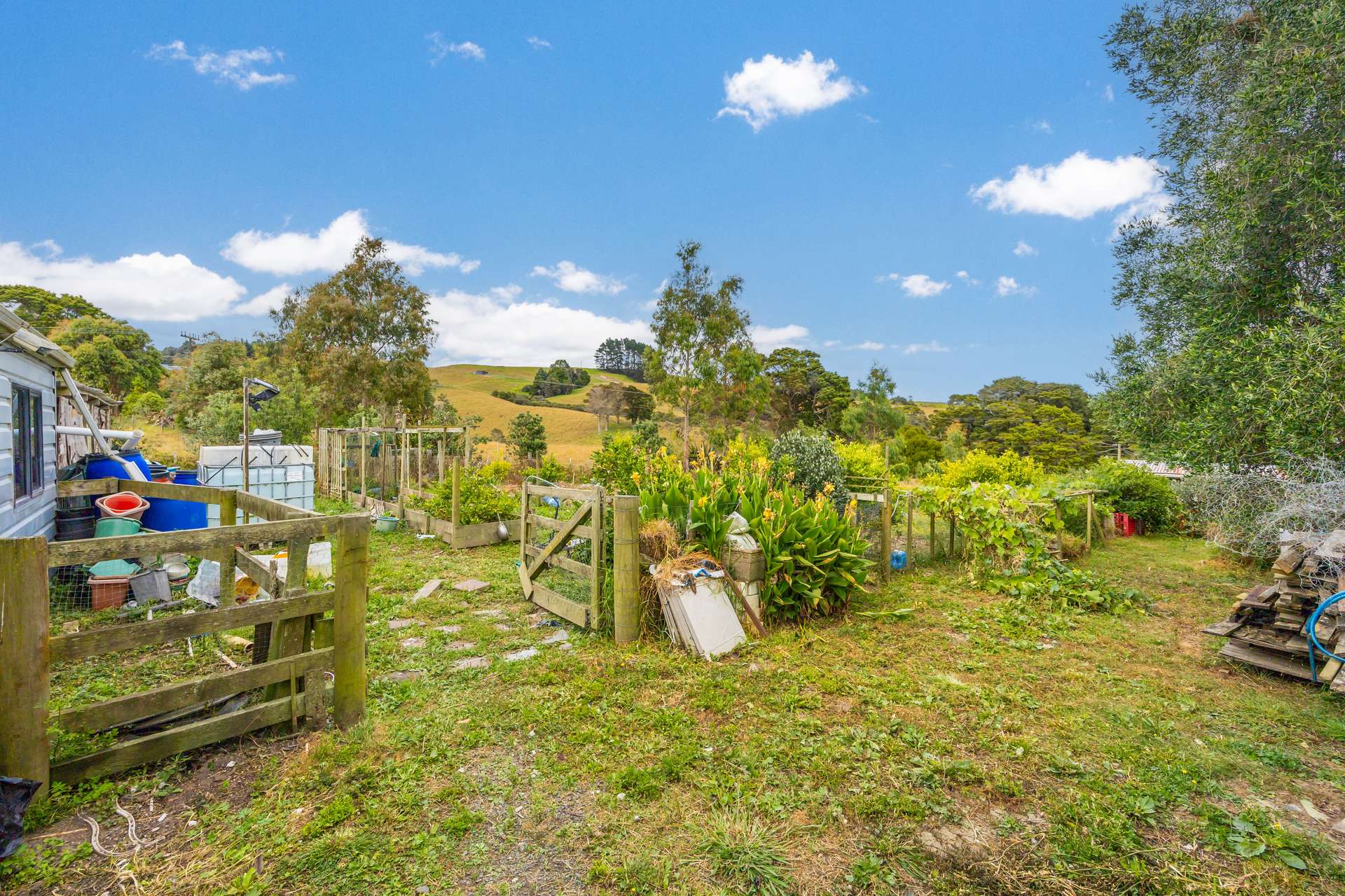 648 West Coast Road photo 13