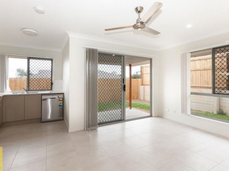 2/11 Matthias Way, Leichhardt, QLD 4305