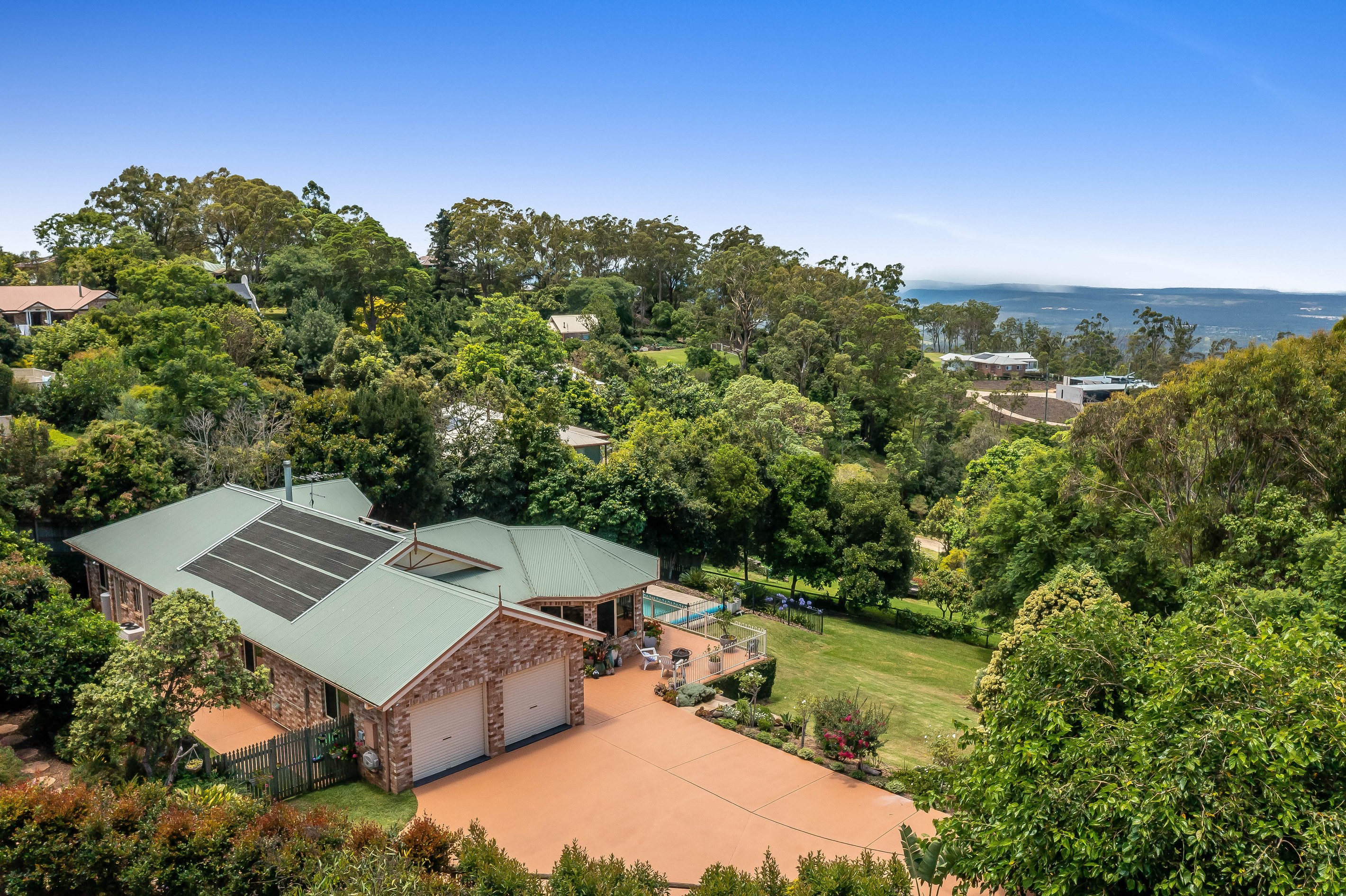 6 Chatswood Close, Mount Lofty, QLD 4350