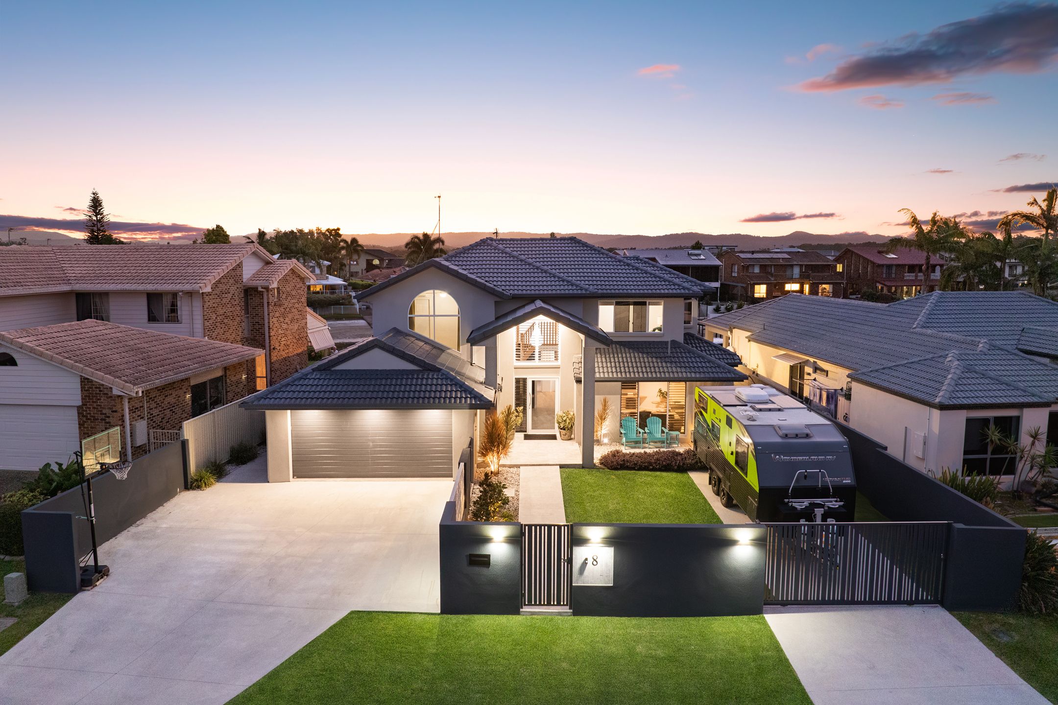 8 Seabreeze Street, Paradise Point, QLD 4216