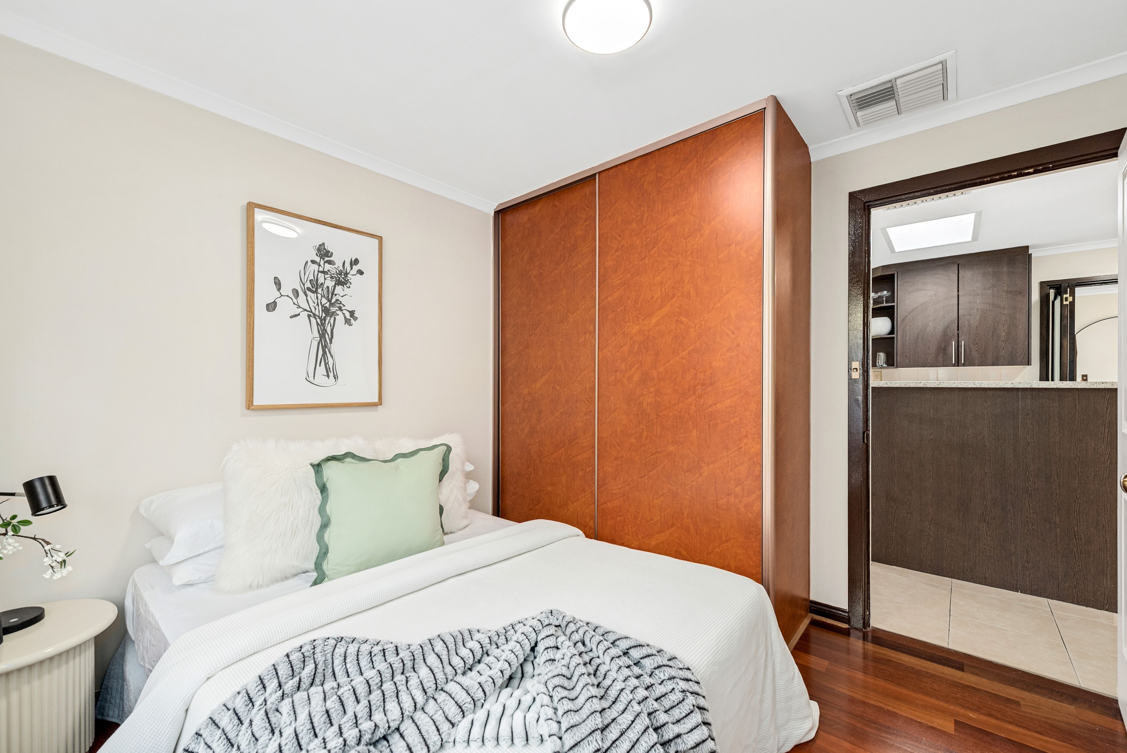 75 Sherebrooke Boulevard — photo 18 of 24