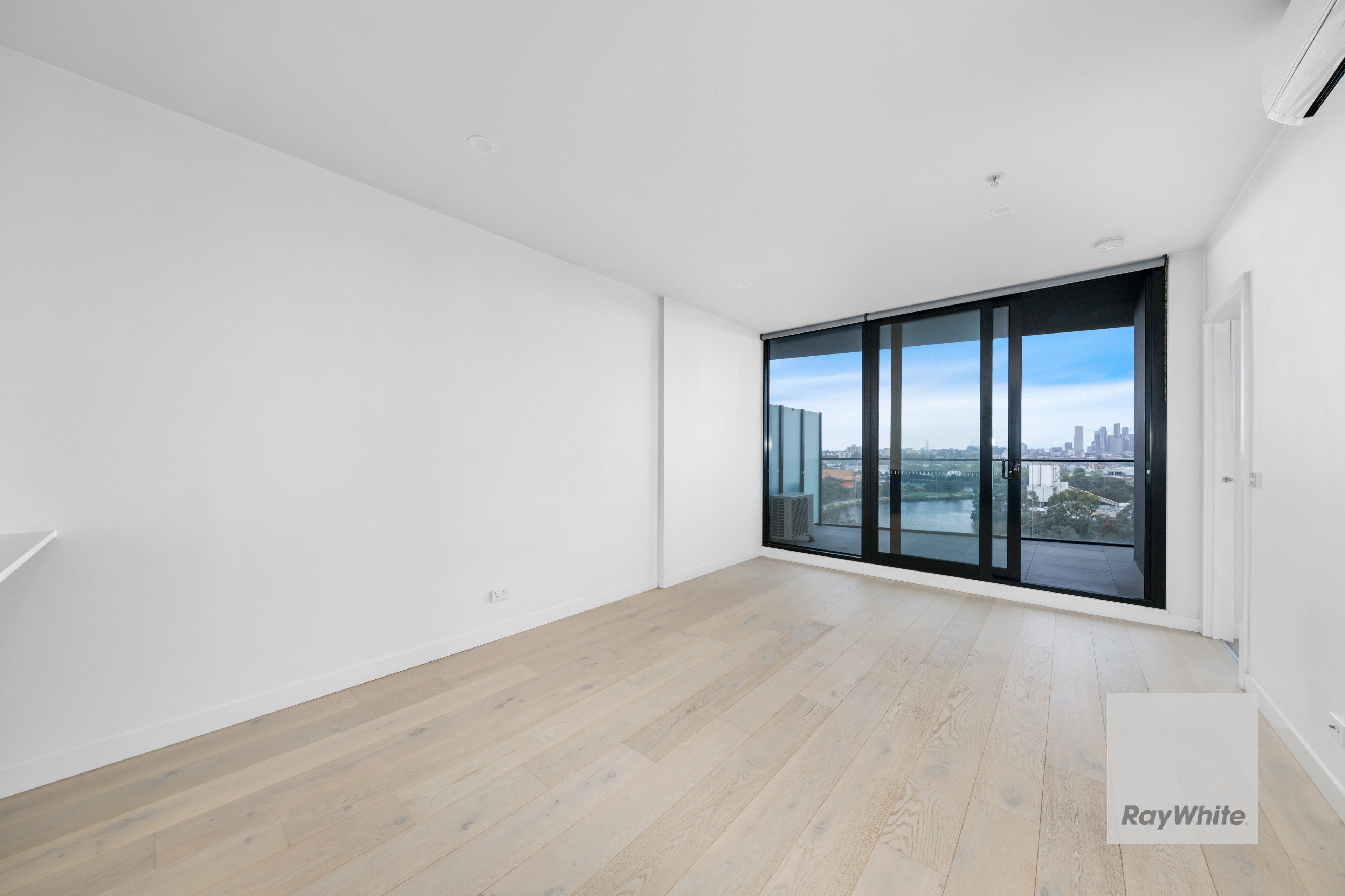 610/4 Joseph Road — photo 3 of 9