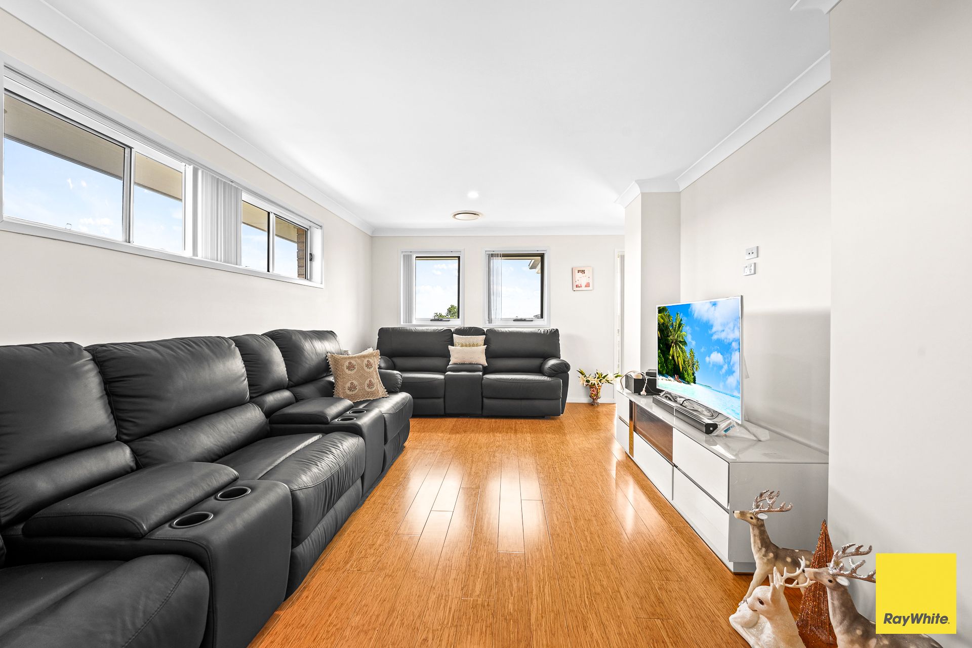 48 Donovan Boulevard — photo 5 of 18