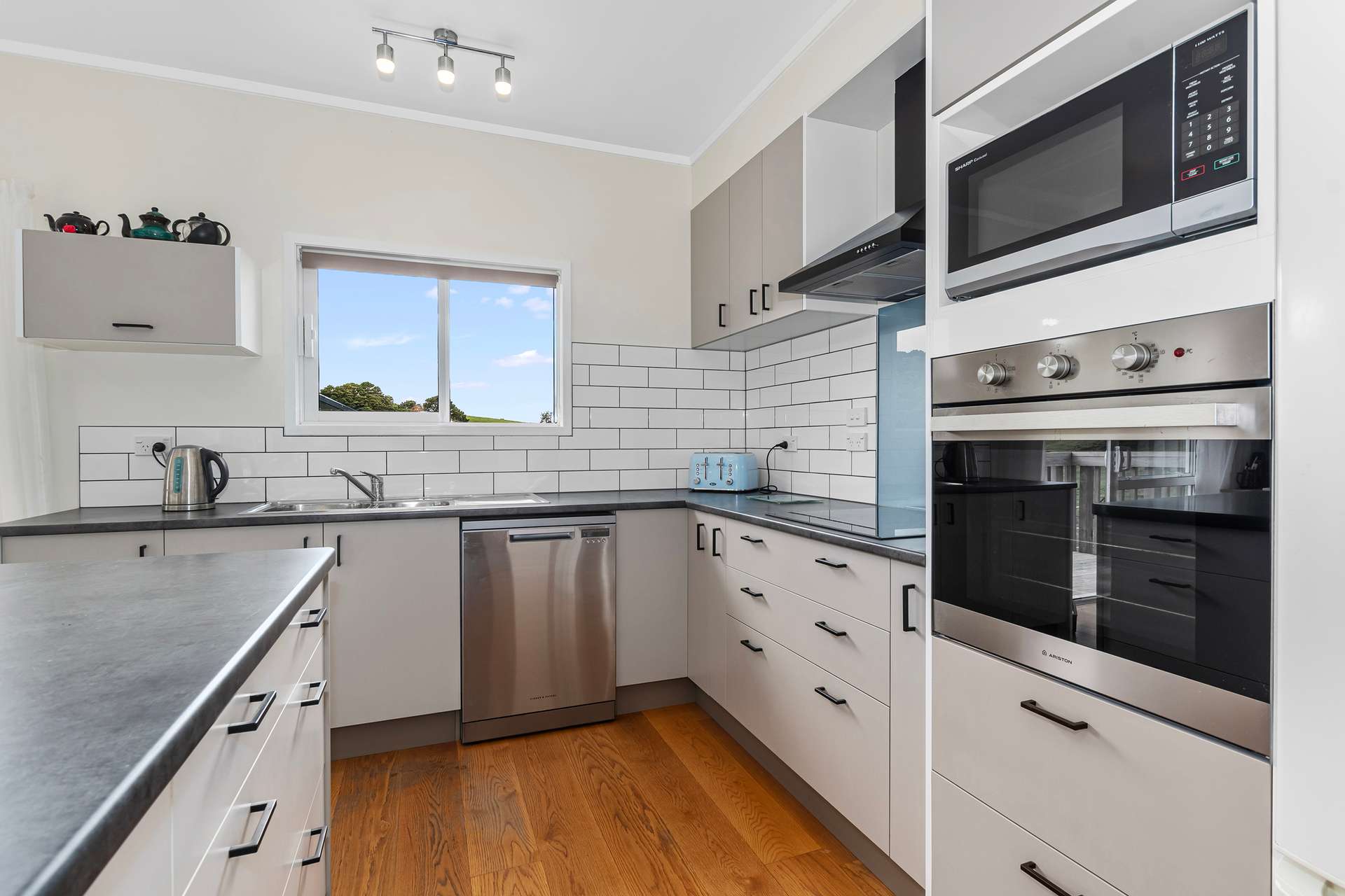 105 Tudehope Road photo 3