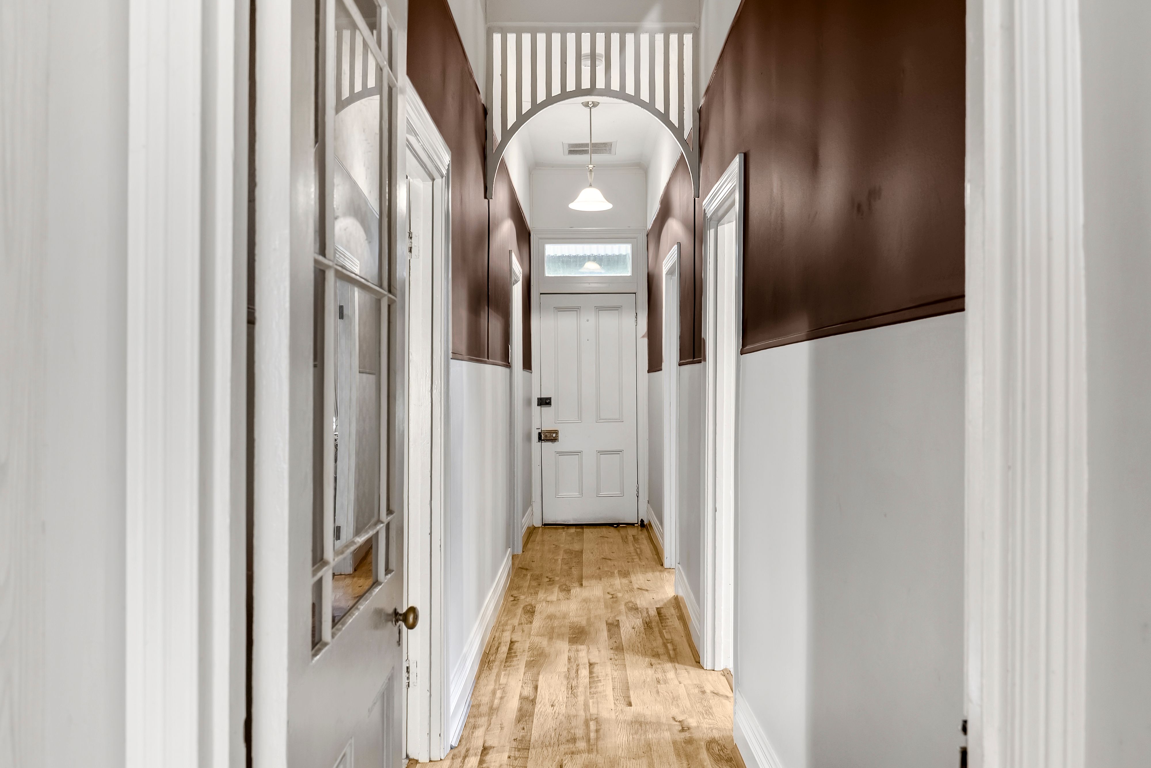 426 Raglan Street South — photo 7 of 19