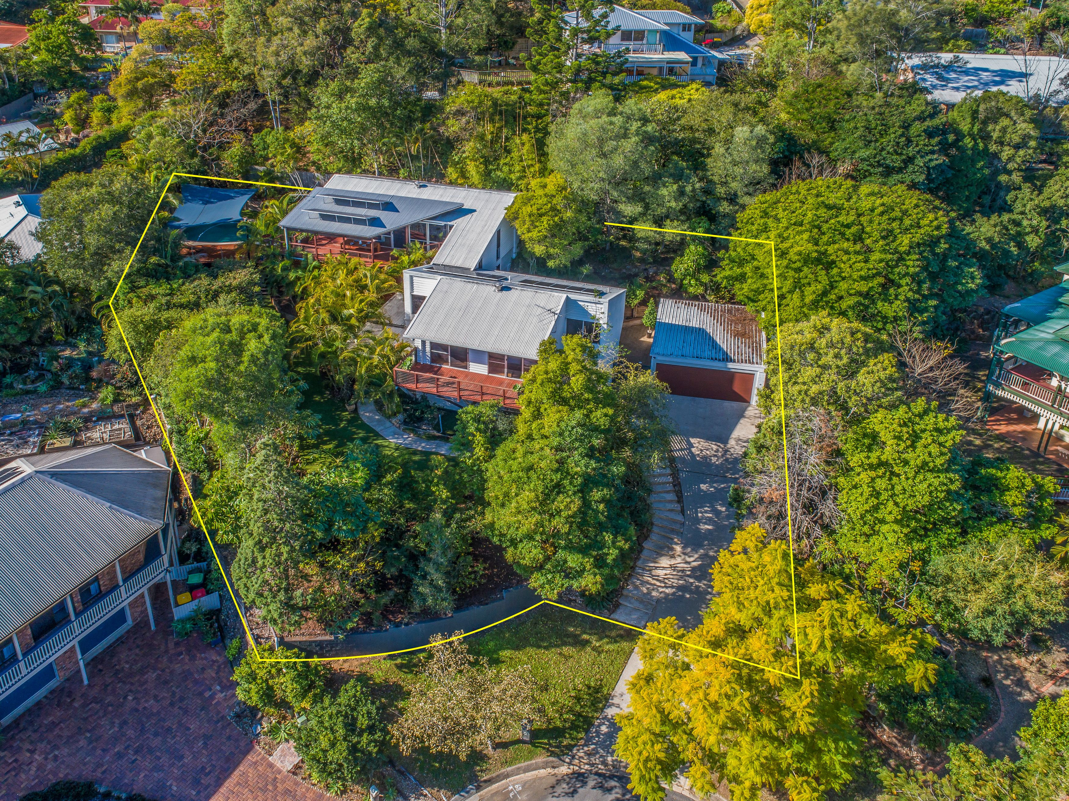 6 Christella Court, Kenmore Hills QLD 4069