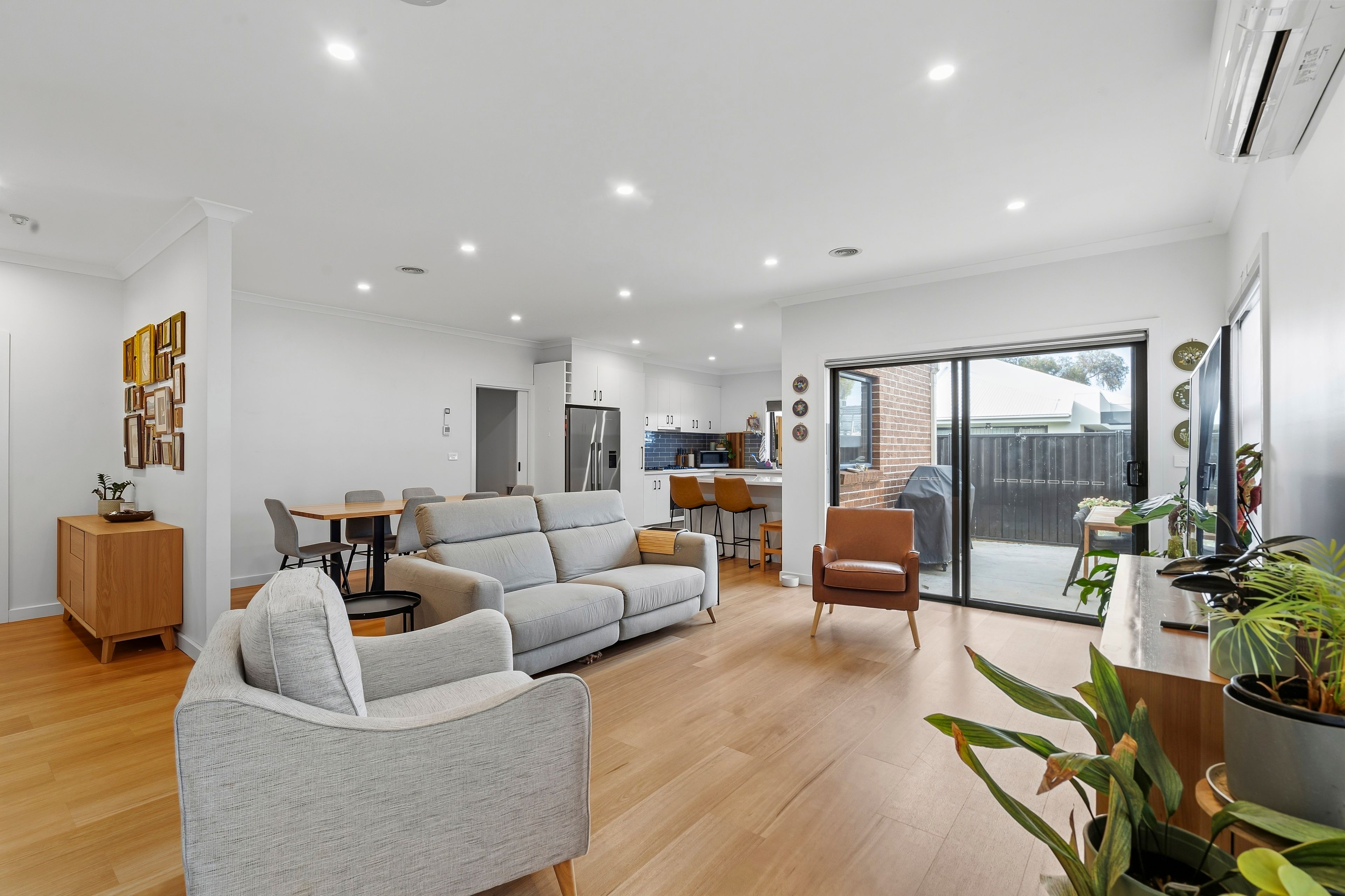 2/45 Bindi Street — photo 4 of 11