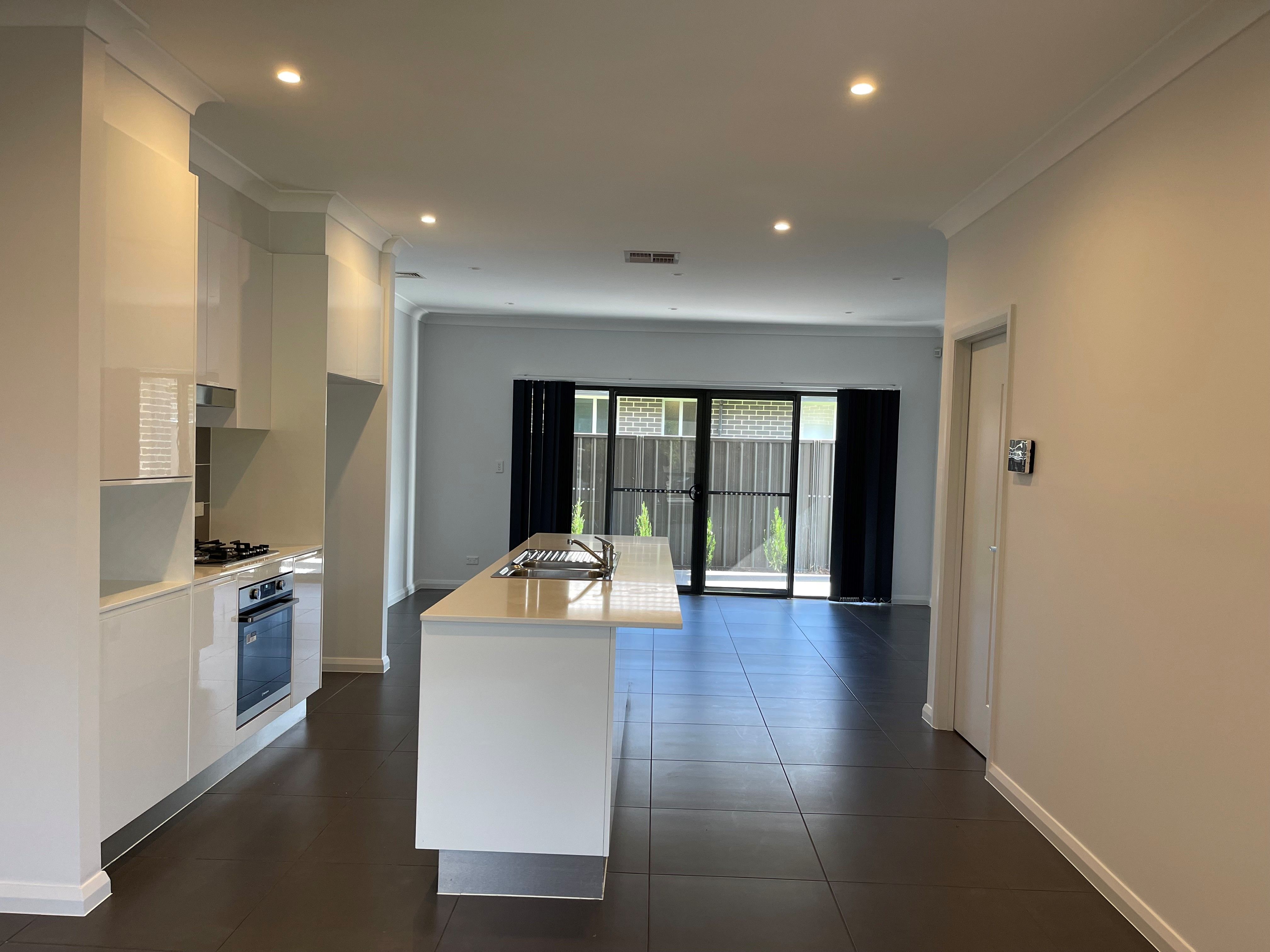 100 Glenmore Ridge Drive, Glenmore Park, NSW 2745