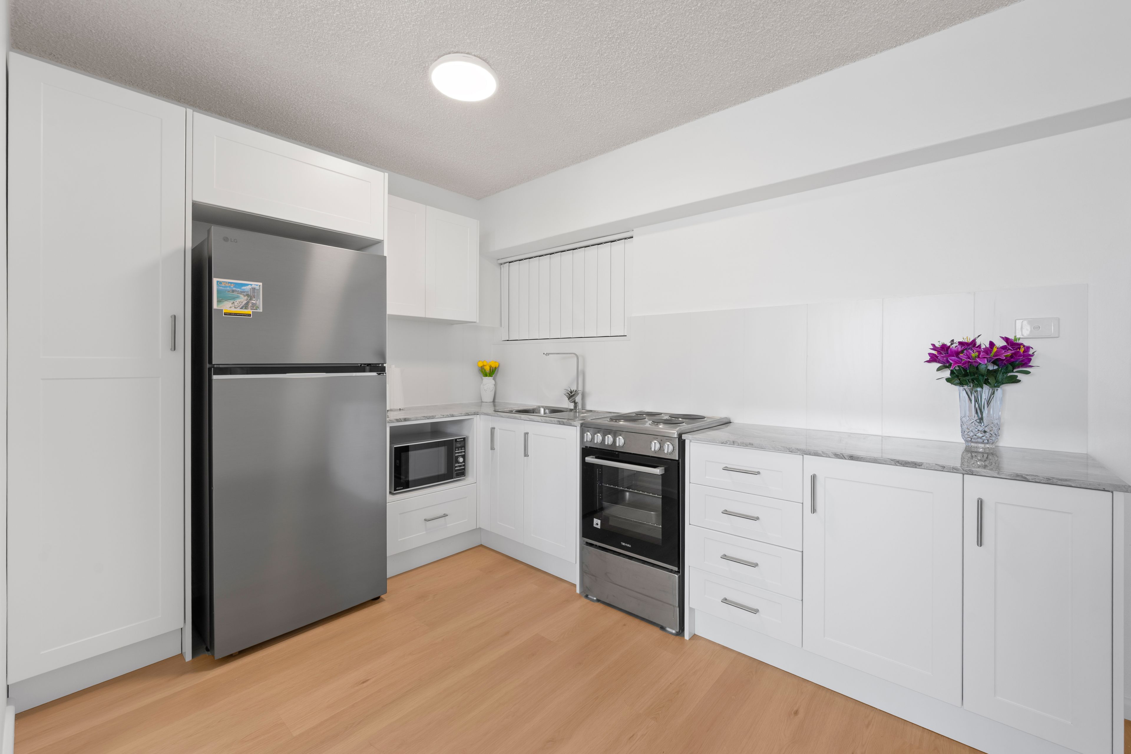 49/3049 Surfers Paradise Boulevard — photo 4 of 12