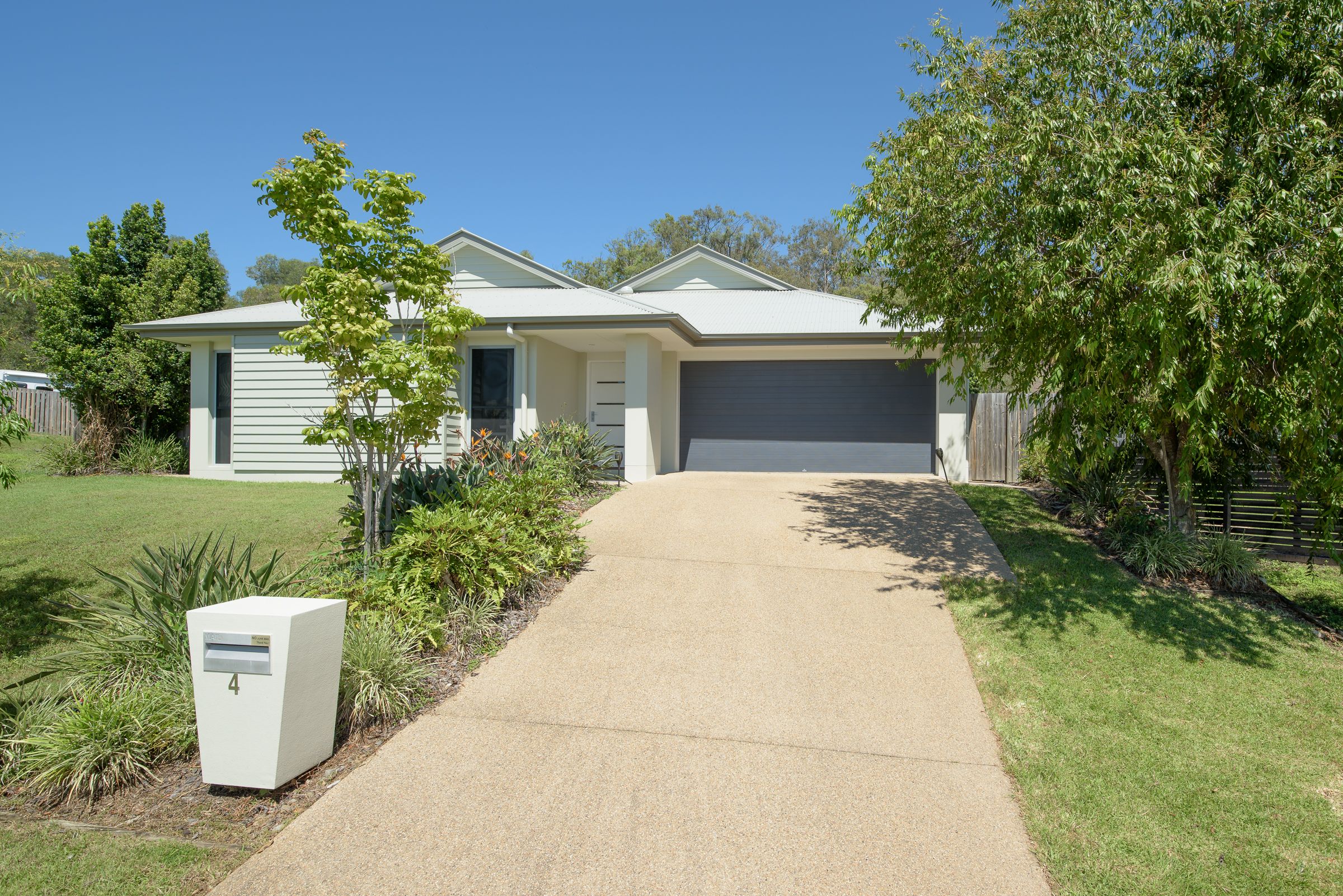4 Eccles Close, Kirkwood, QLD 4680