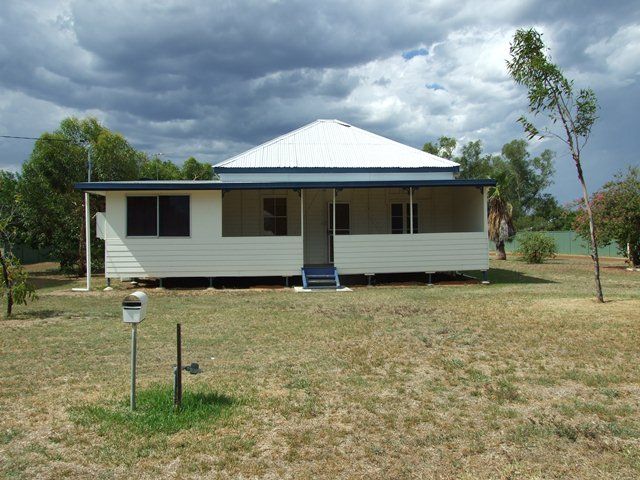 37 Rose Street, Blackall QLD 4472