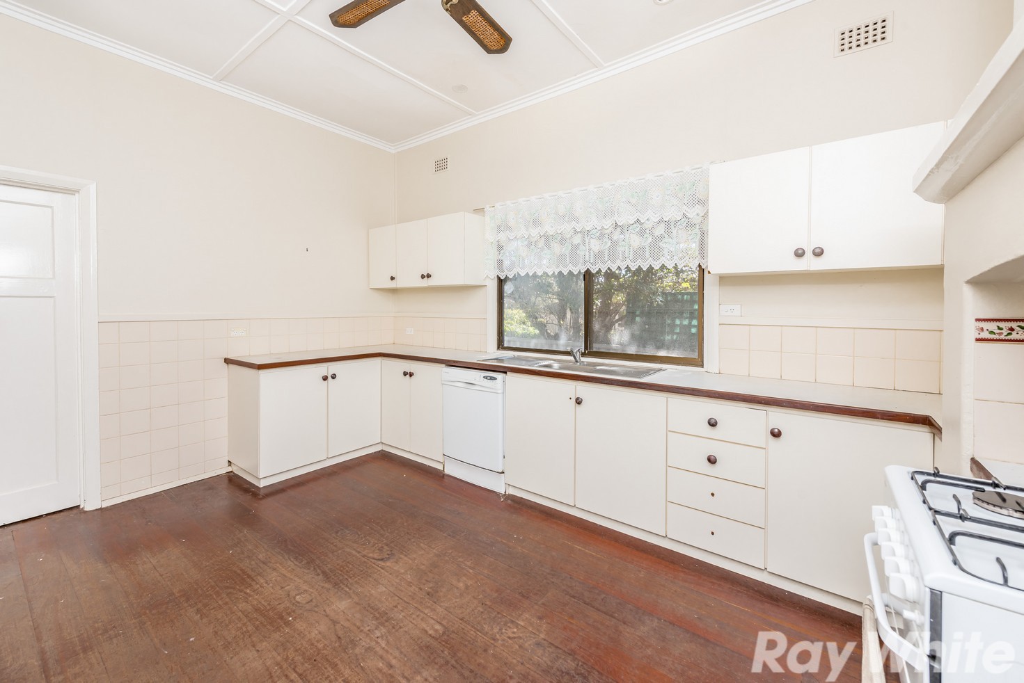 21 Conway Street, Beachlands, WA 6530