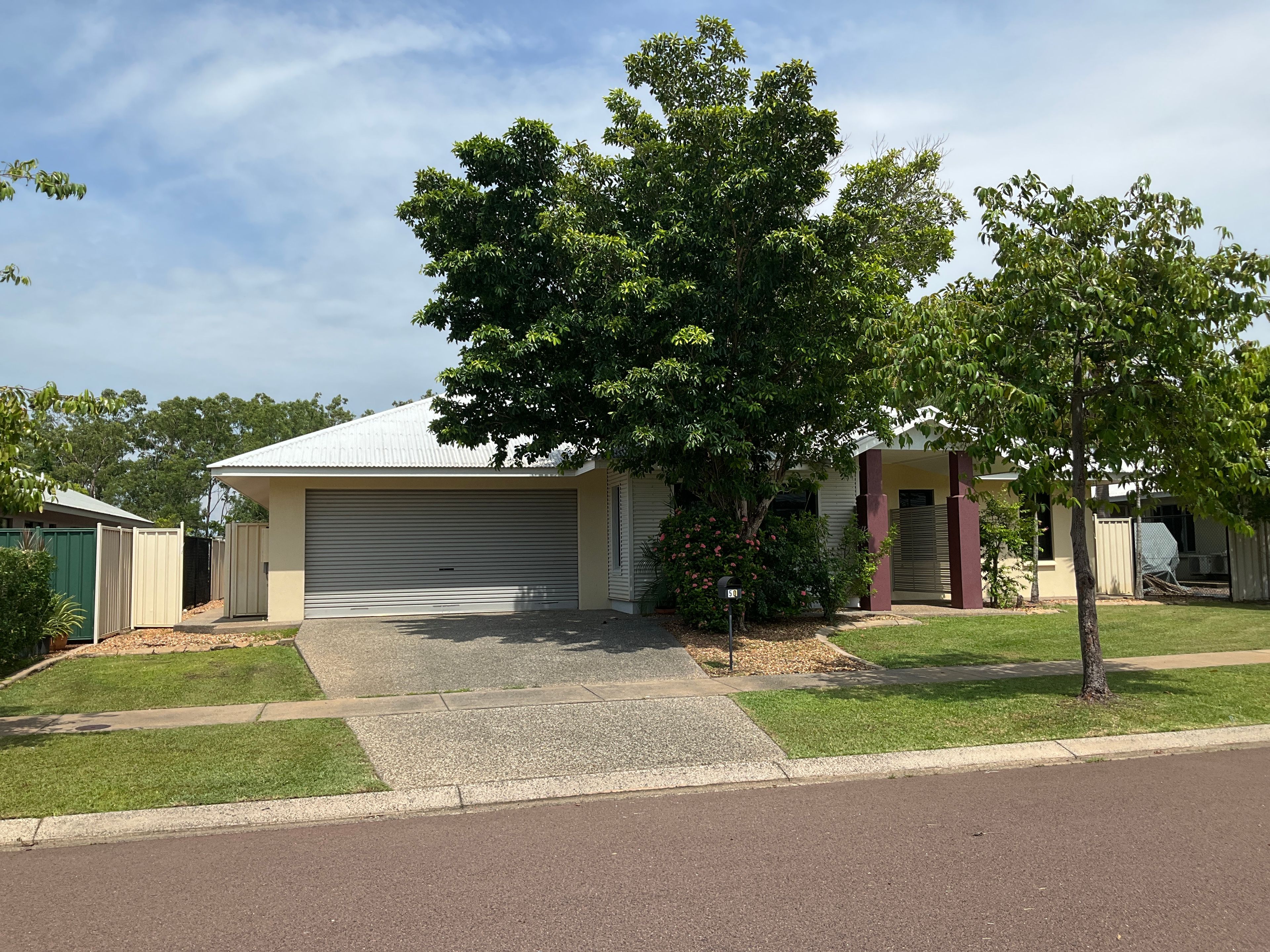 Lyons, NT 0810