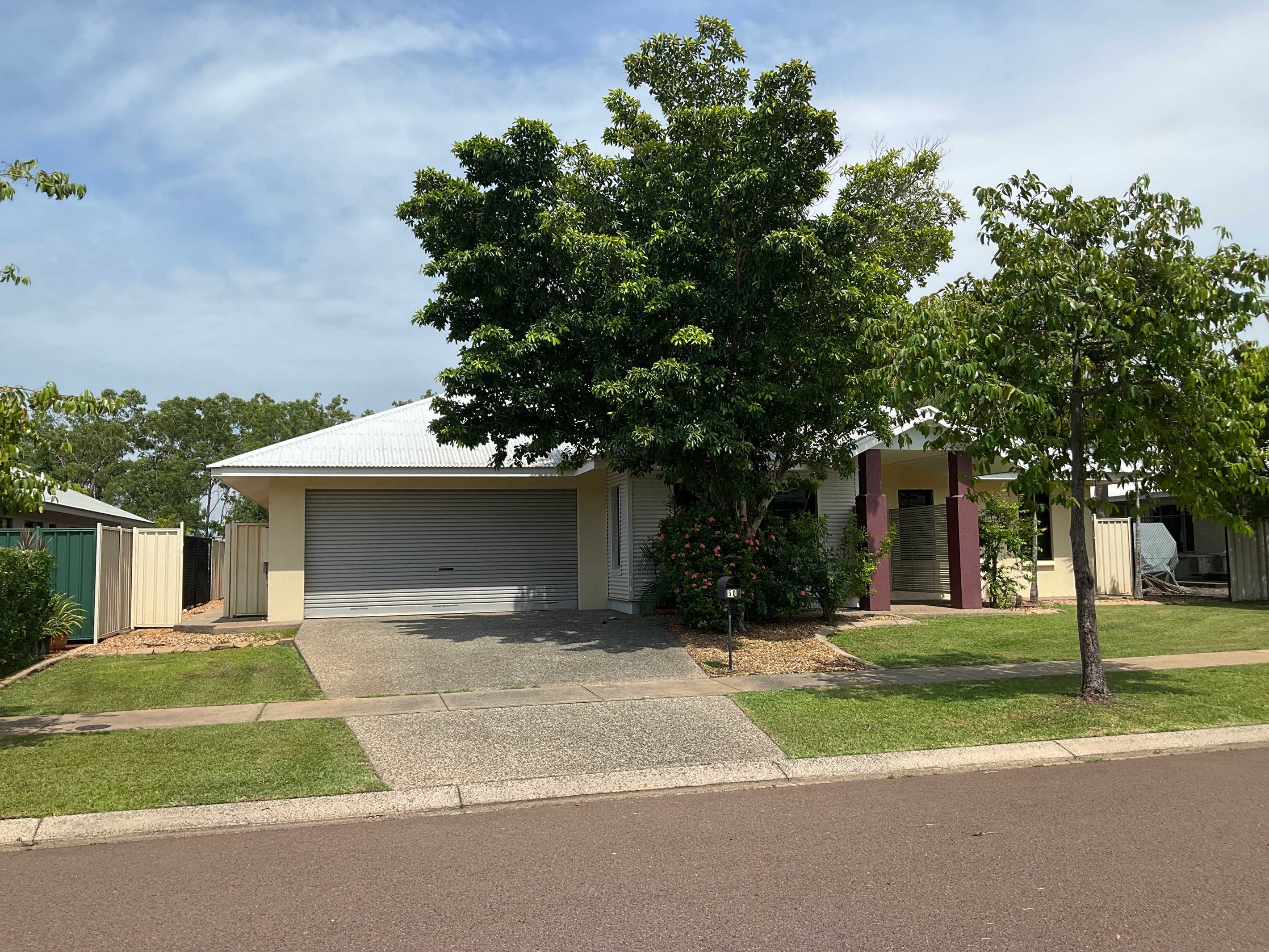 Lyons, NT 0810