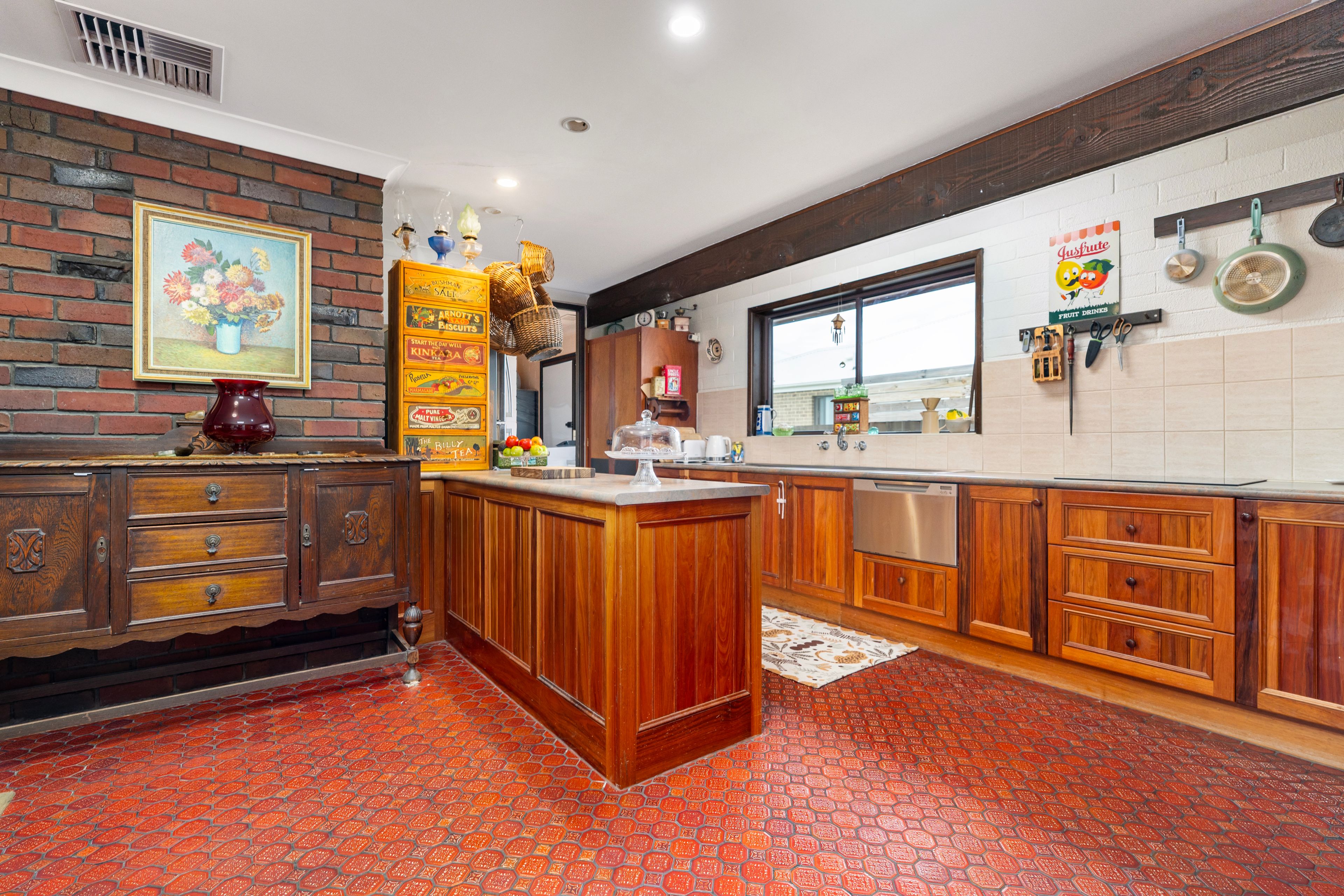 385 Colley Street — photo 13 of 21