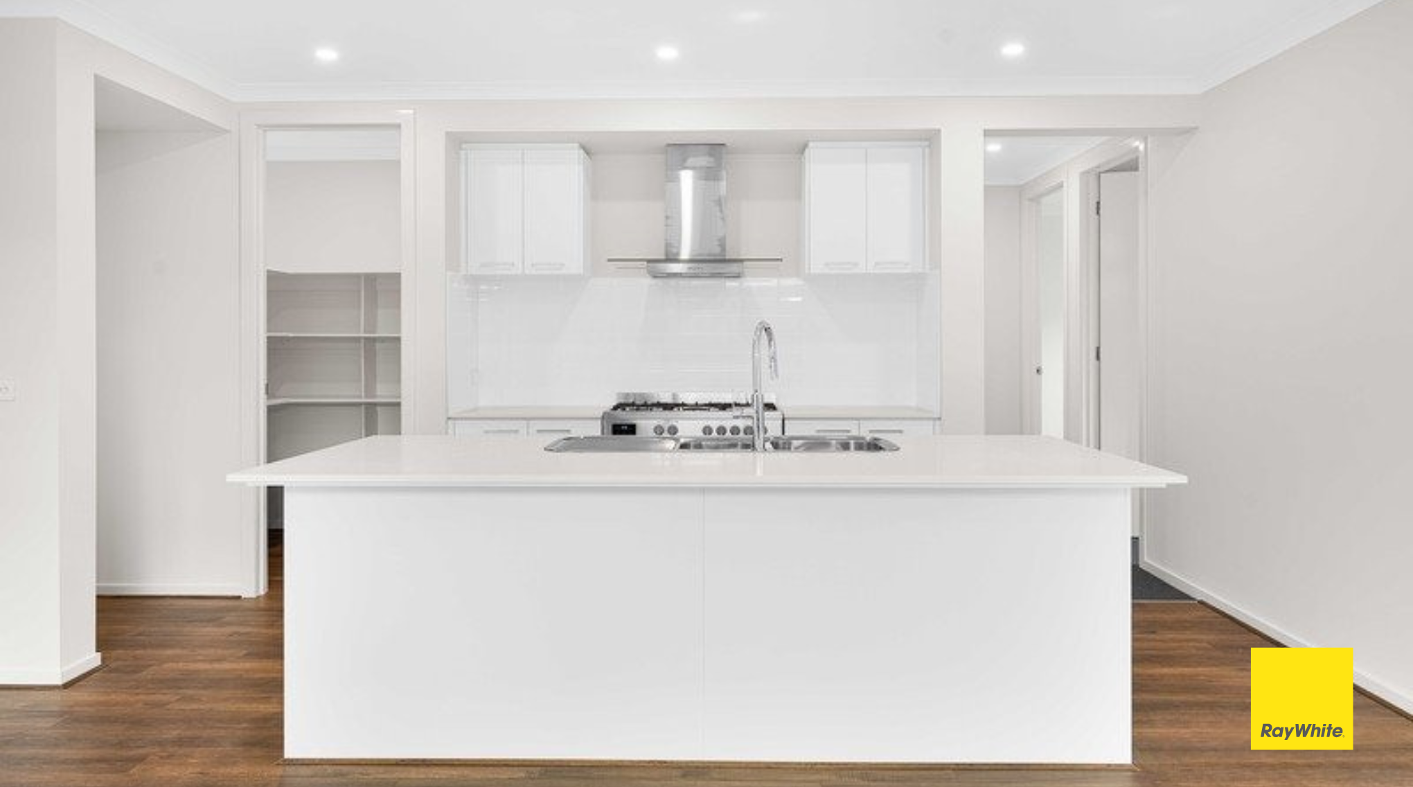 29 Alisterus Road — photo 3 of 12