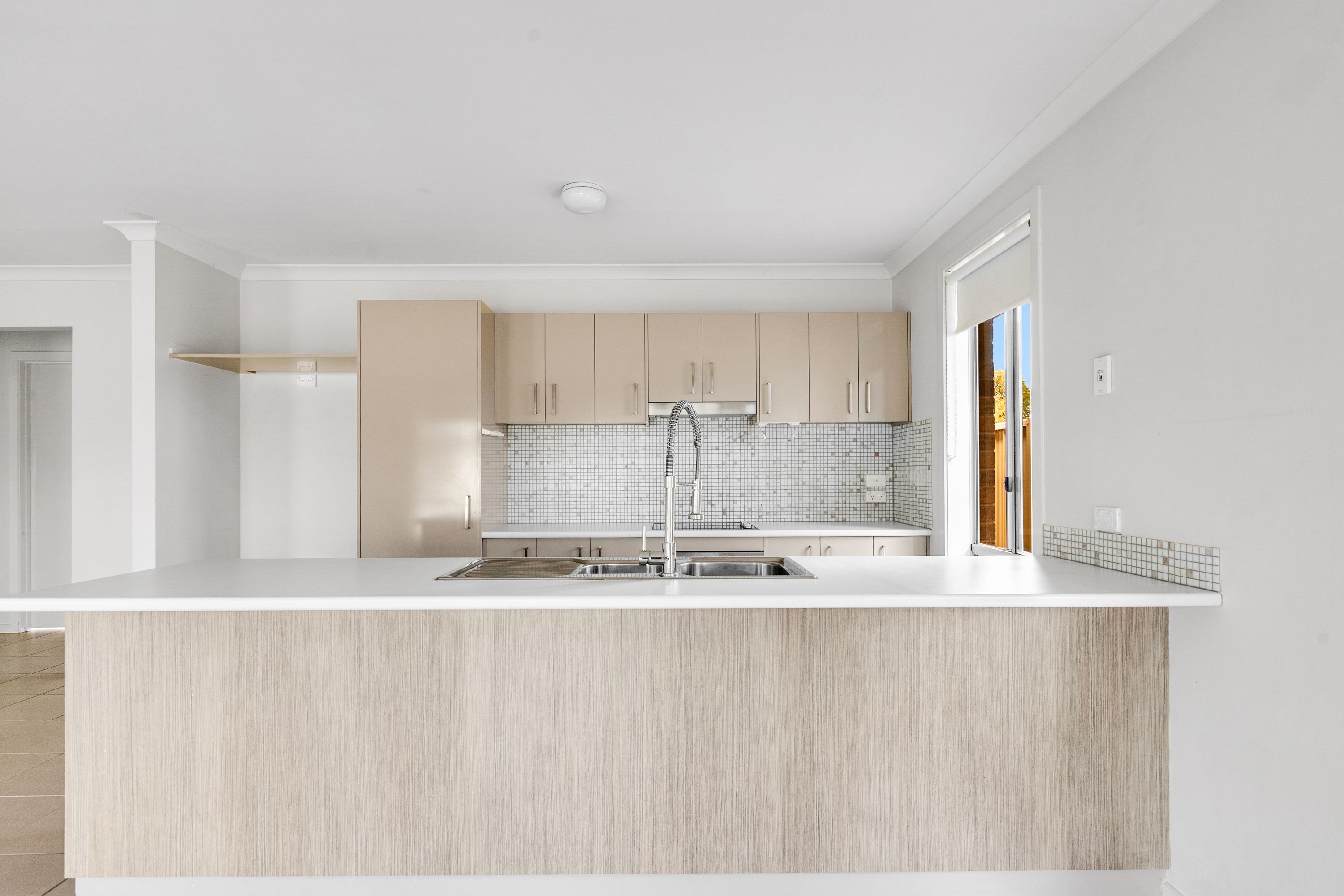 2/38 Montana Drive — photo 5 of 17