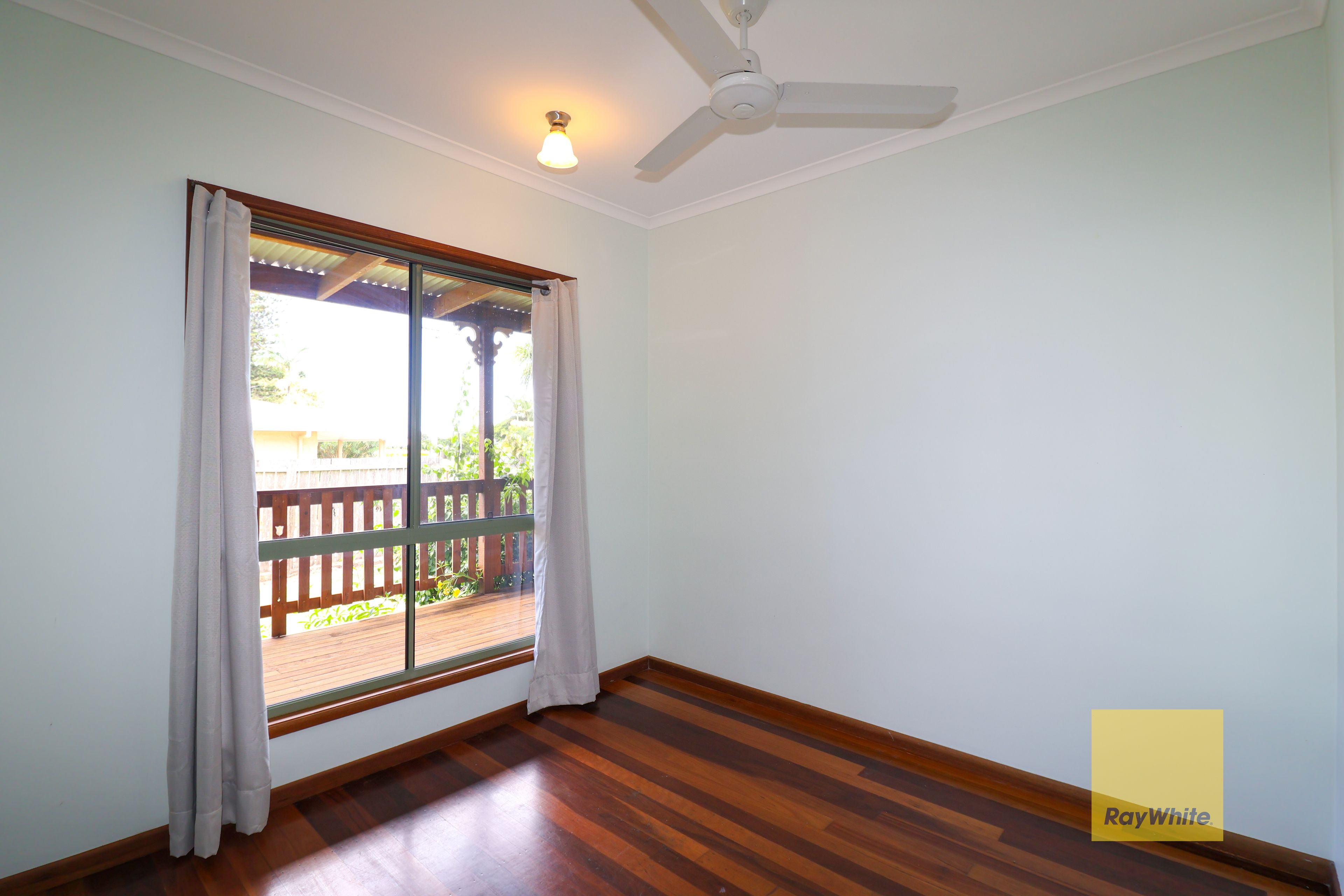 16 Grevillea Avenue — photo 10 of 18